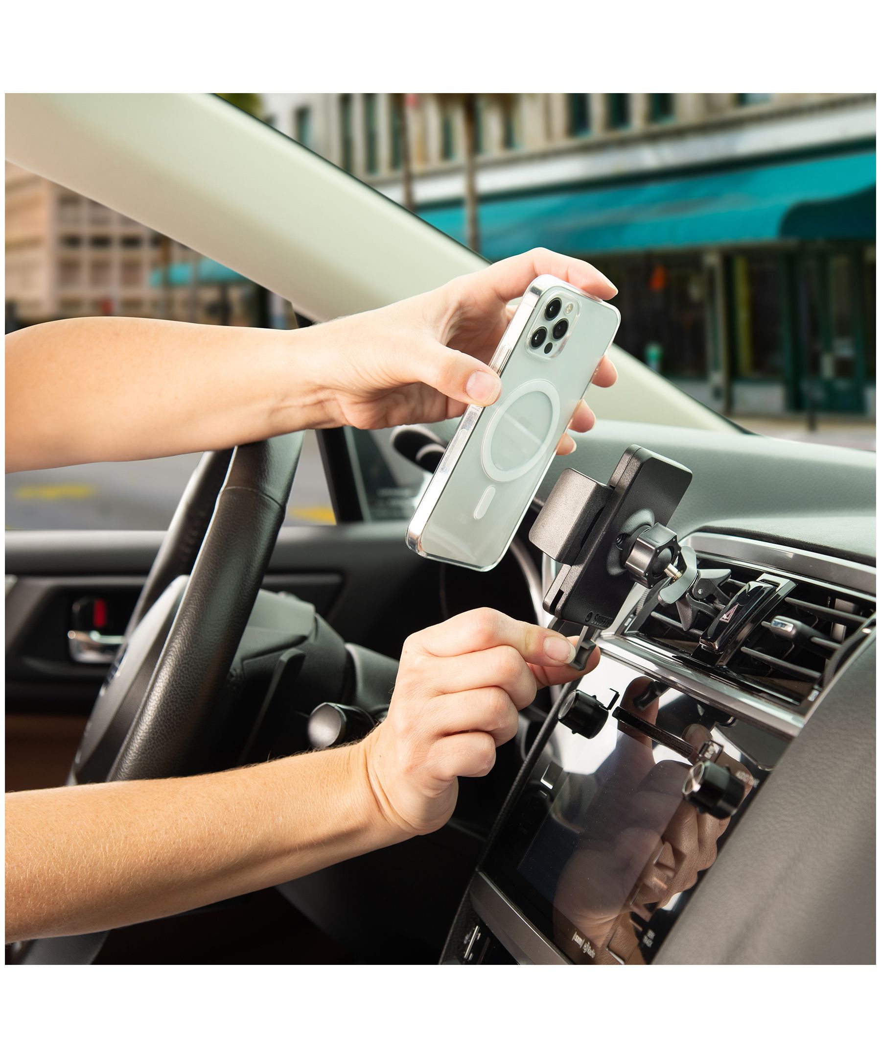 Support de fixation universel Squeeze pour bouche d'air, Nite Ize Back_Angled_Left