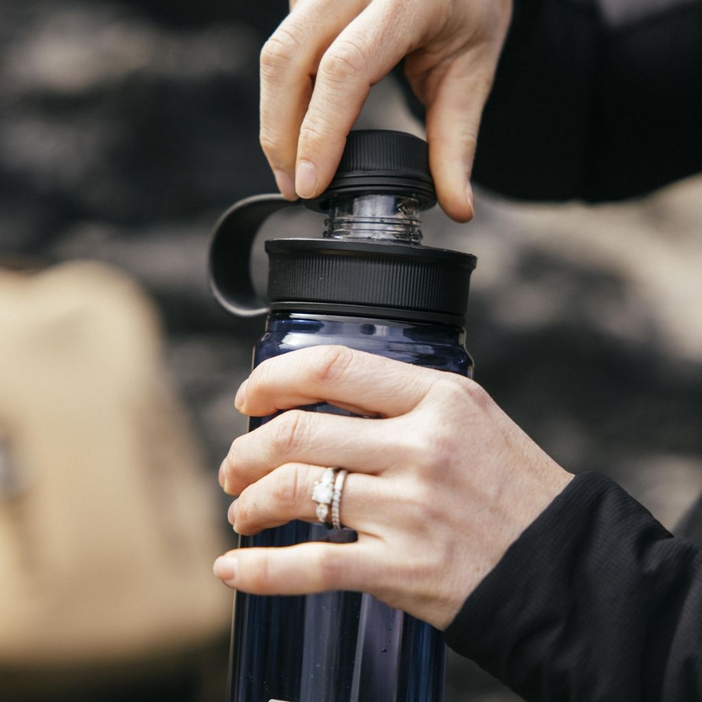 YETI Yonder™ 0.75L Water Bottle With Tether Cap