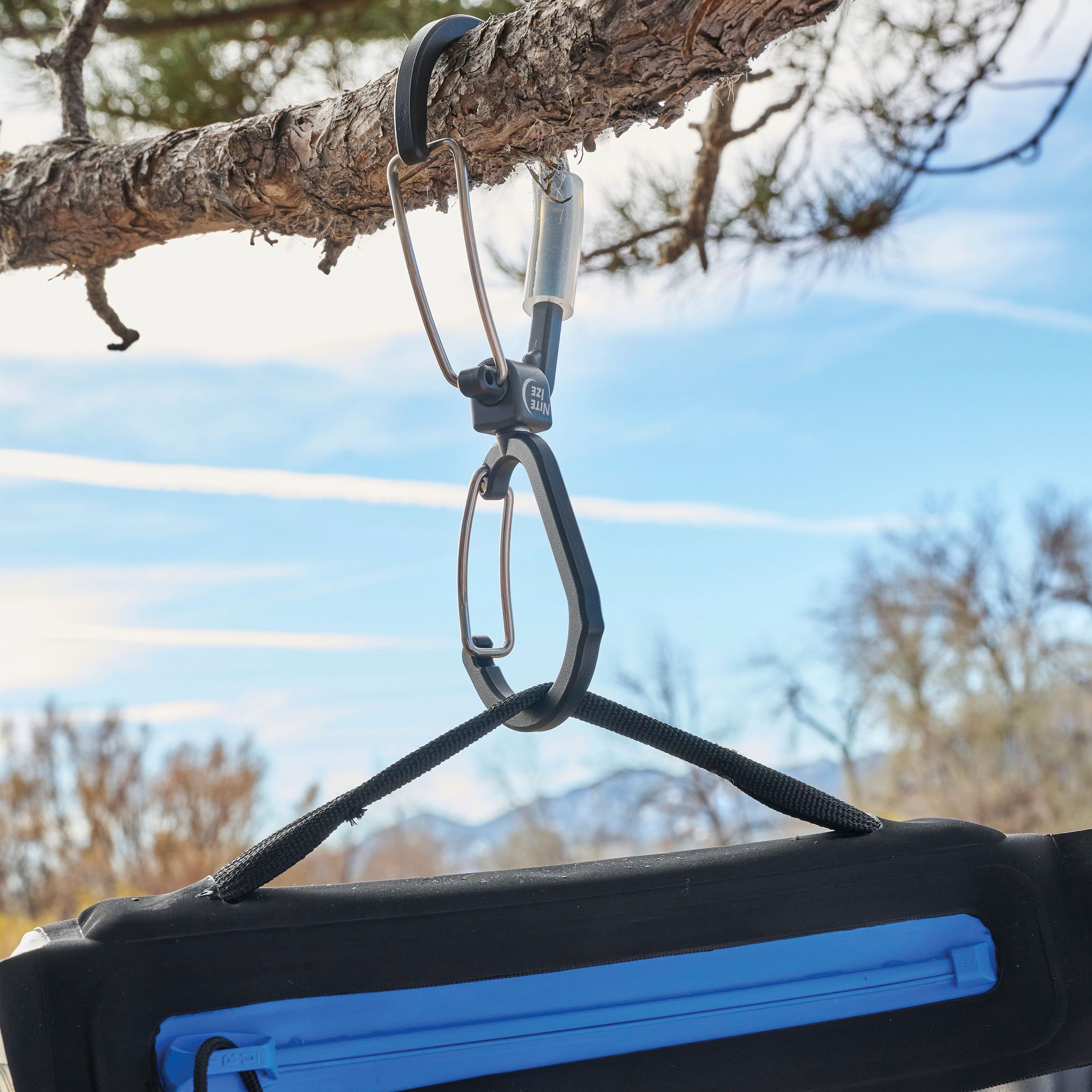 Mousqueton rabattable, Nite Ize Front_Angled_Left