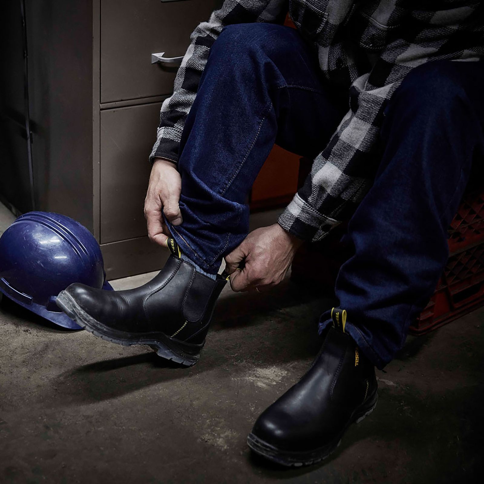 Terra Men's Murphy 6 Inch Composite Toe Composite Plate Slip-On Work Boots