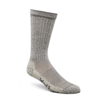 Mi-chaussettes légères WindRiver en mélange de laine mérinos pour hommes Front_Angled_Right
