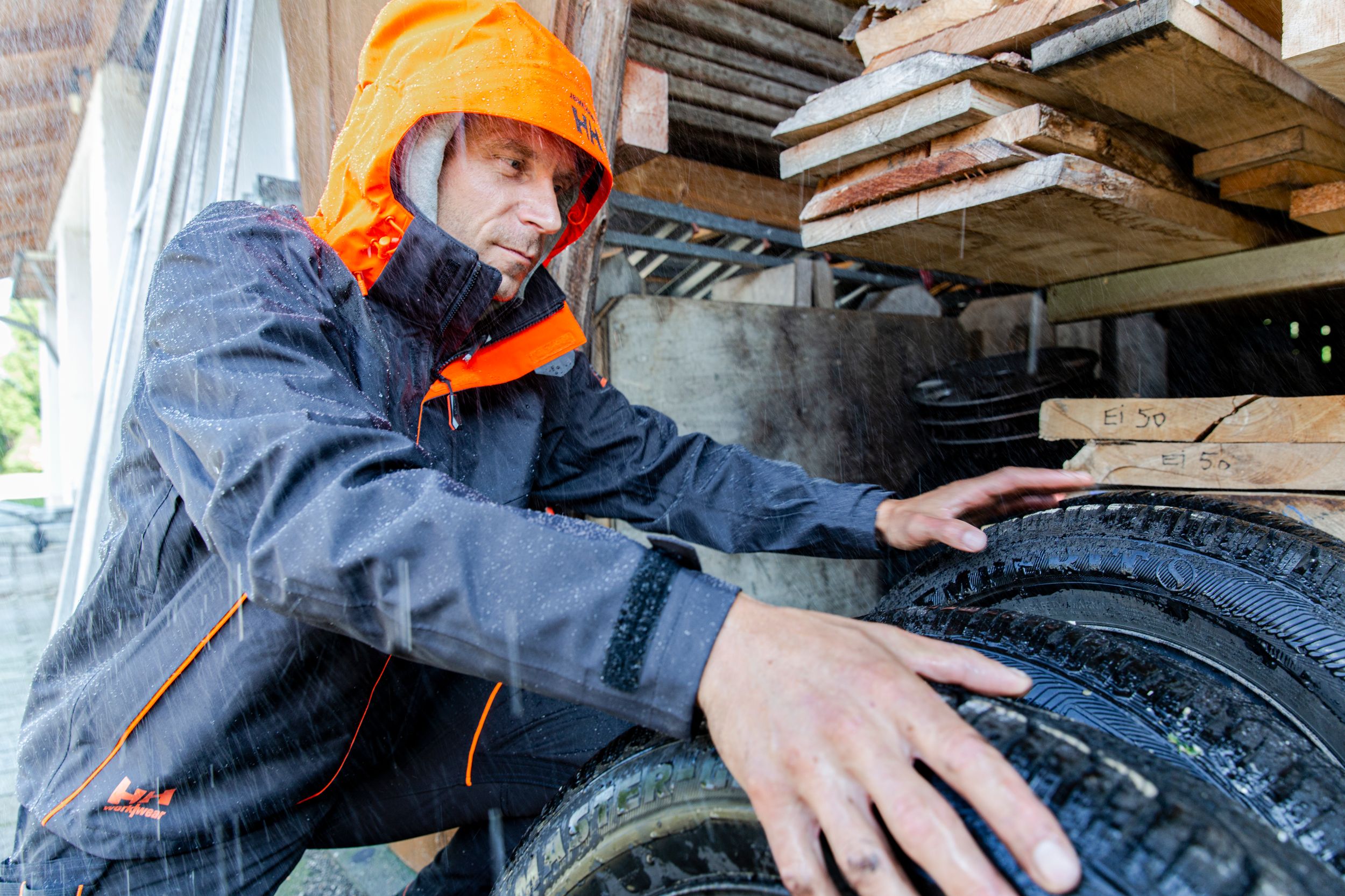 Helly Hansen Workwear Men's Chelsea Evolution Waterproof Shell Jacket