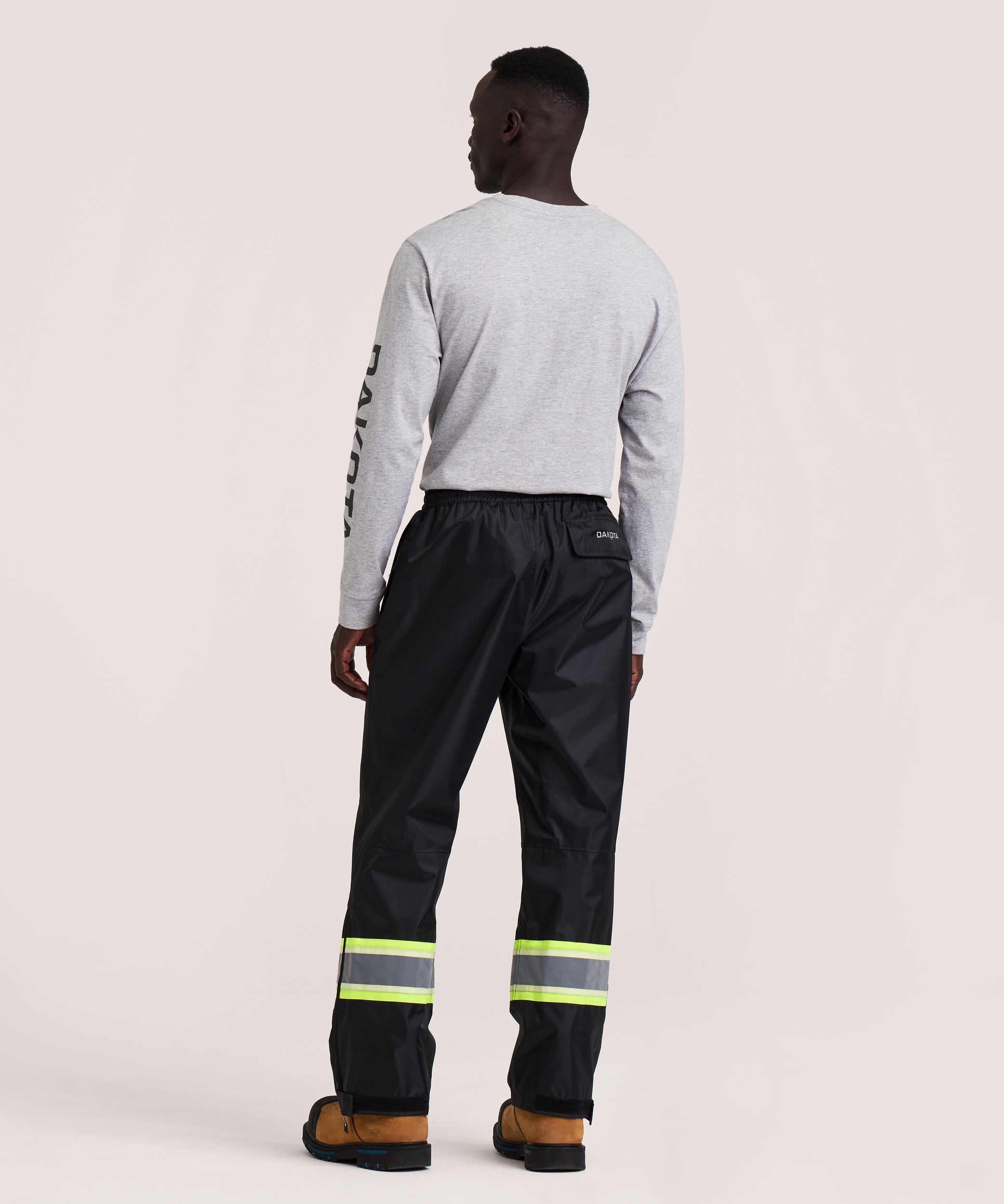 Pantalon de travail VizLiteMD de catégorie&nbsp;1 doublé de filet avec ruban phosphorescent et coutures étanches à l’eau pour hommes, Dakota WorkPro Series