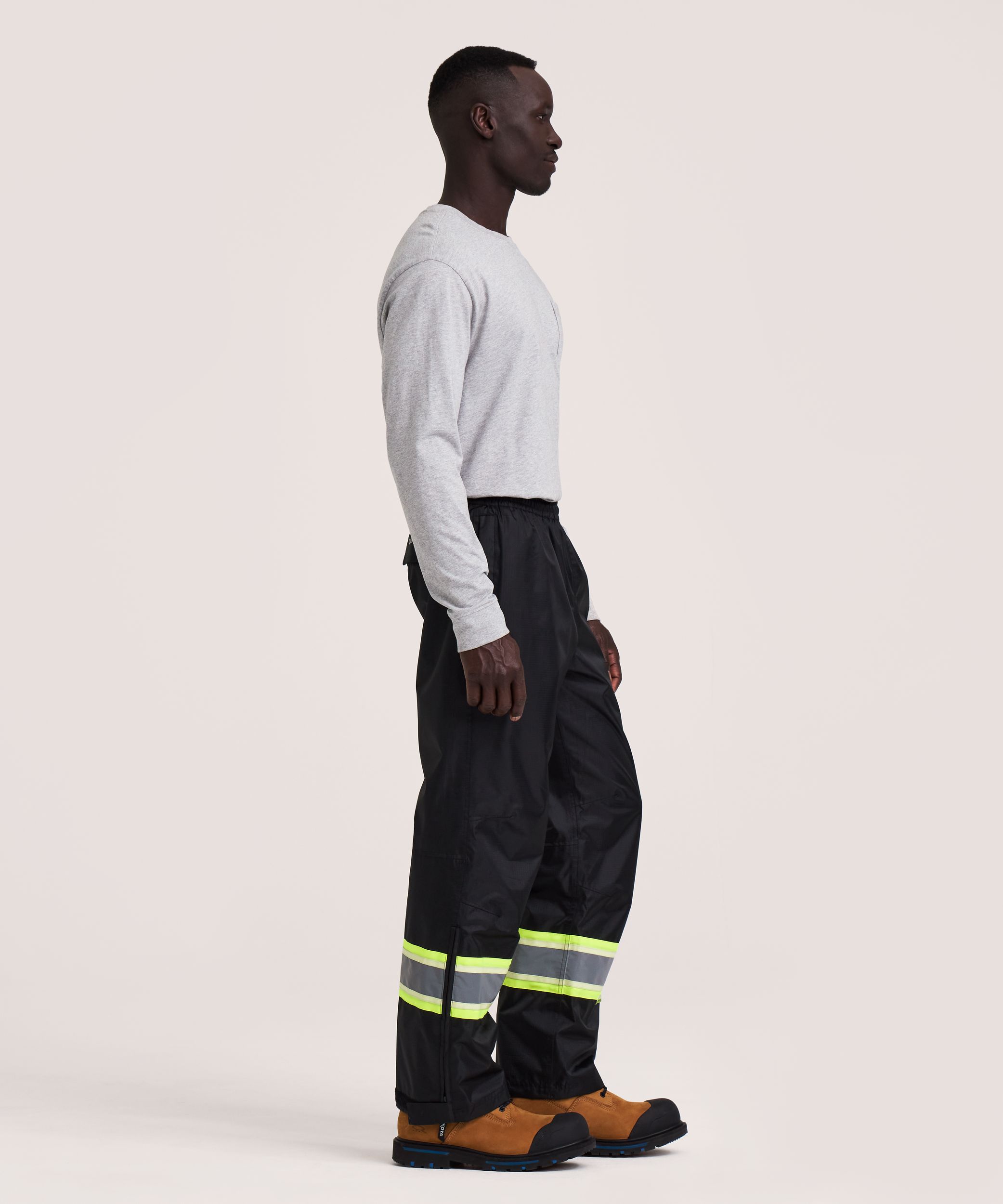 Pantalon de travail VizLiteMD de catégorie&nbsp;1 doublé de filet avec ruban phosphorescent et coutures étanches à l’eau pour hommes, Dakota WorkPro Series