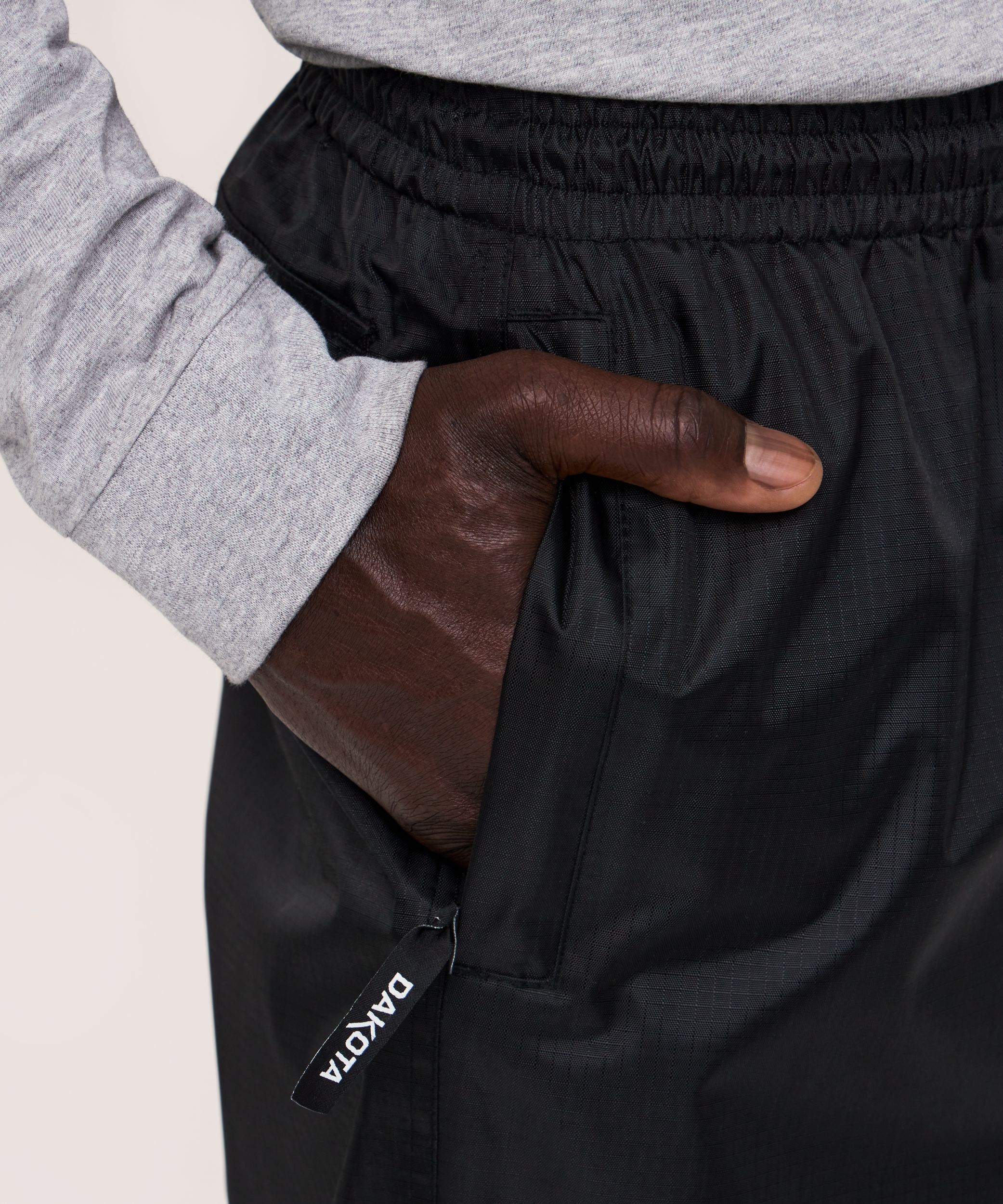 Pantalon de travail VizLiteMD de catégorie&nbsp;1 doublé de filet avec ruban phosphorescent et coutures étanches à l’eau pour hommes, Dakota WorkPro Series