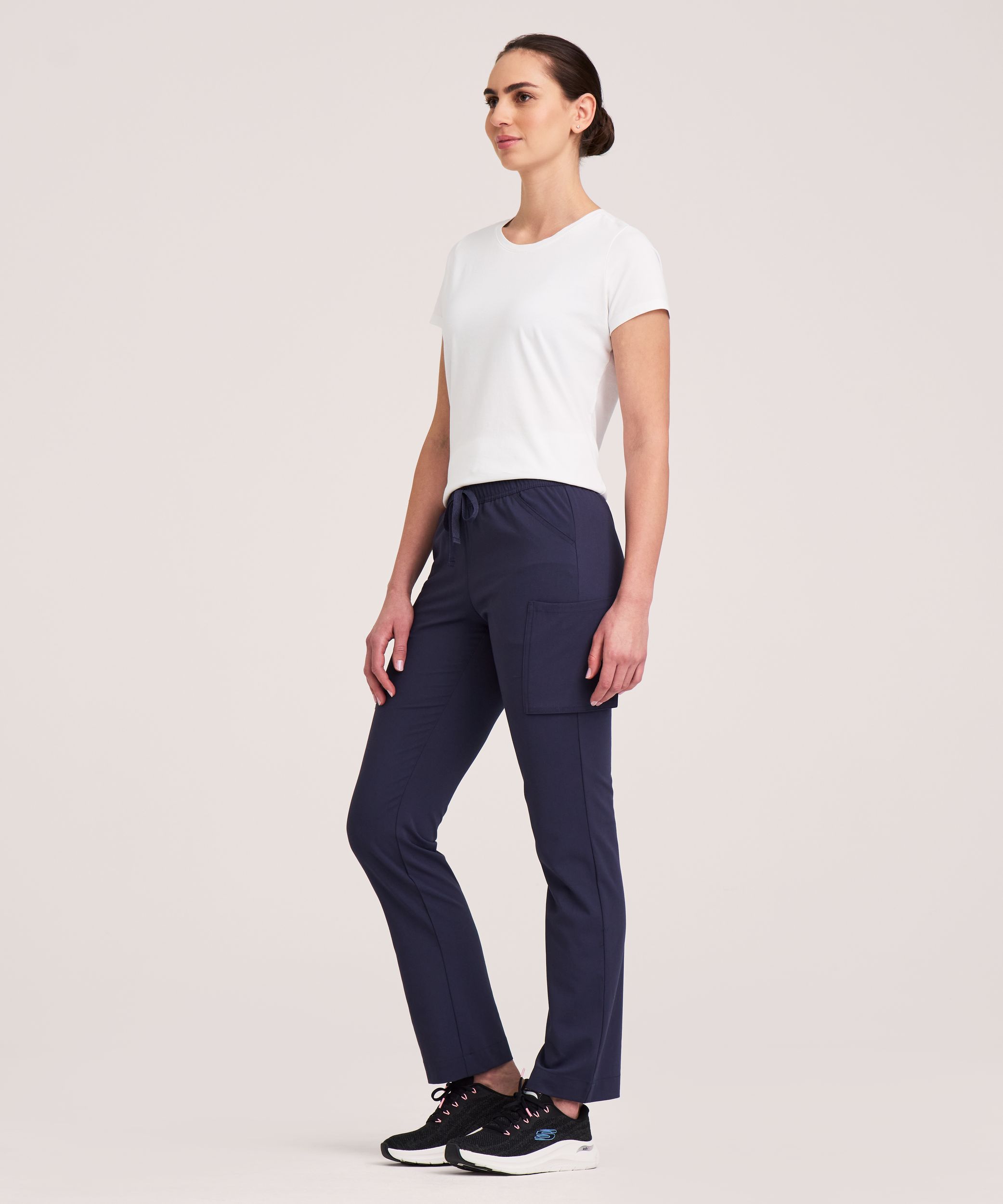 Pantalon d’uniforme médical Health Pro Heart de HEALTH PRO à poche cargo et à ceinture élastique avec cordon de serrage, pour femmes, Women's Heart