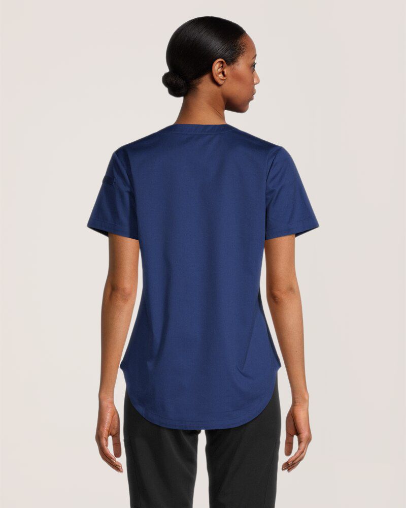 Haut d'uniforme médical avec encolure en V et 3&nbsp;poches à porter dans le pantalon pour femmes