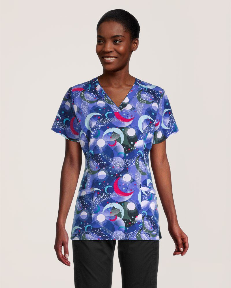 Haut d'uniforme médical de Health Pro à encolure en V avec imprimé pour femmes