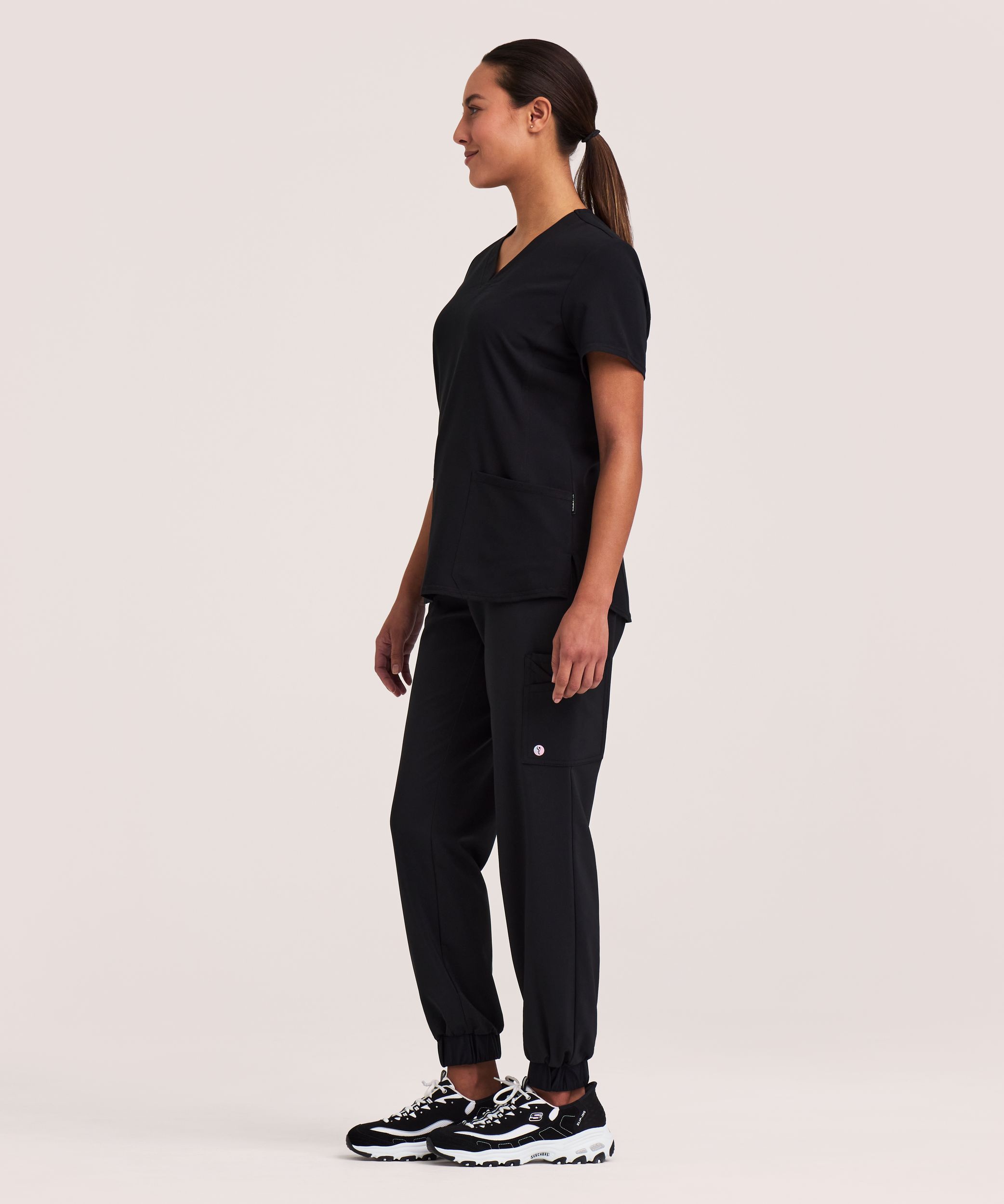 Haut d’uniforme médical à encolure en V Performance pour femmes, Scrubletics
