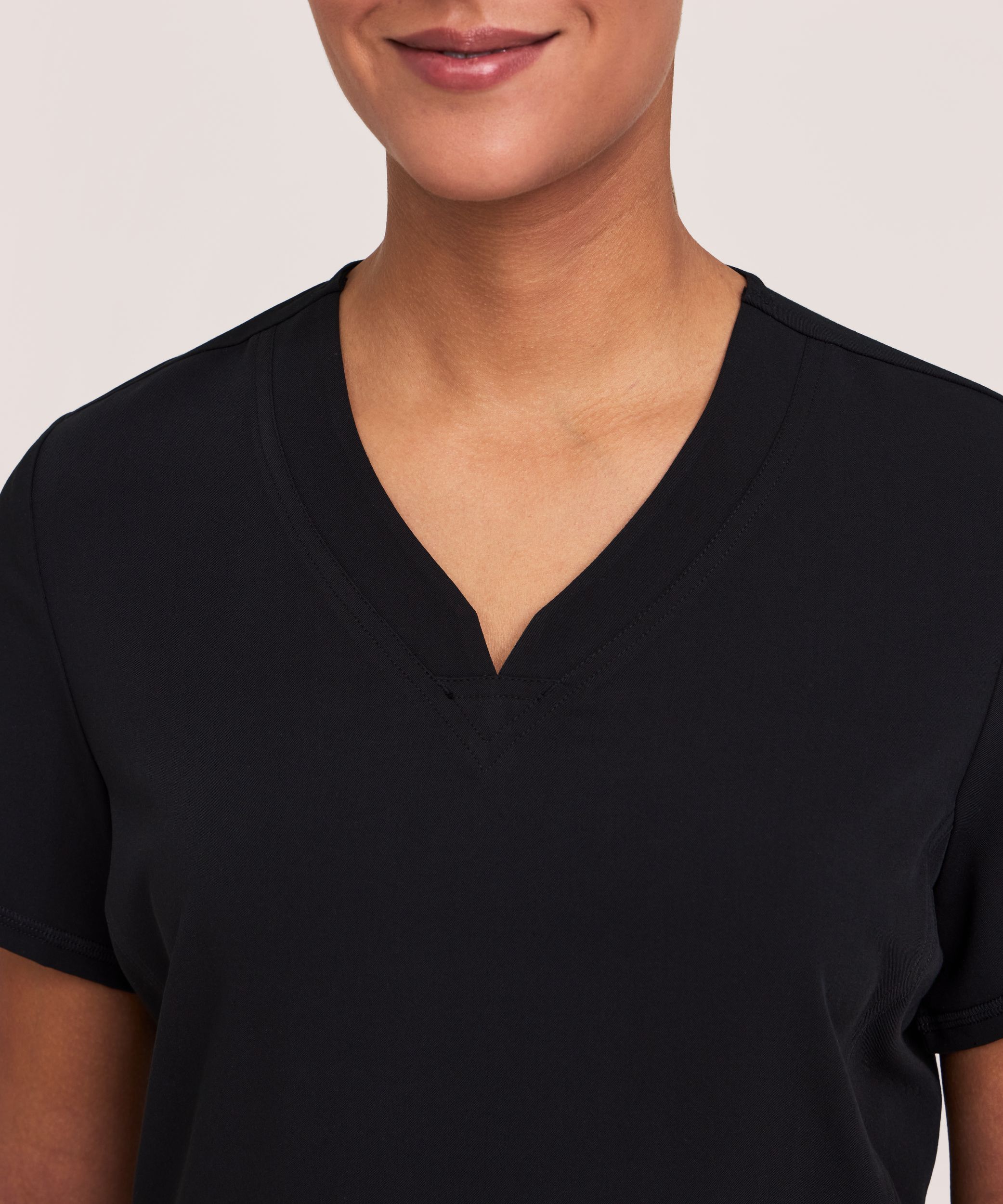 Haut d’uniforme médical à encolure en V Performance pour femmes, Scrubletics