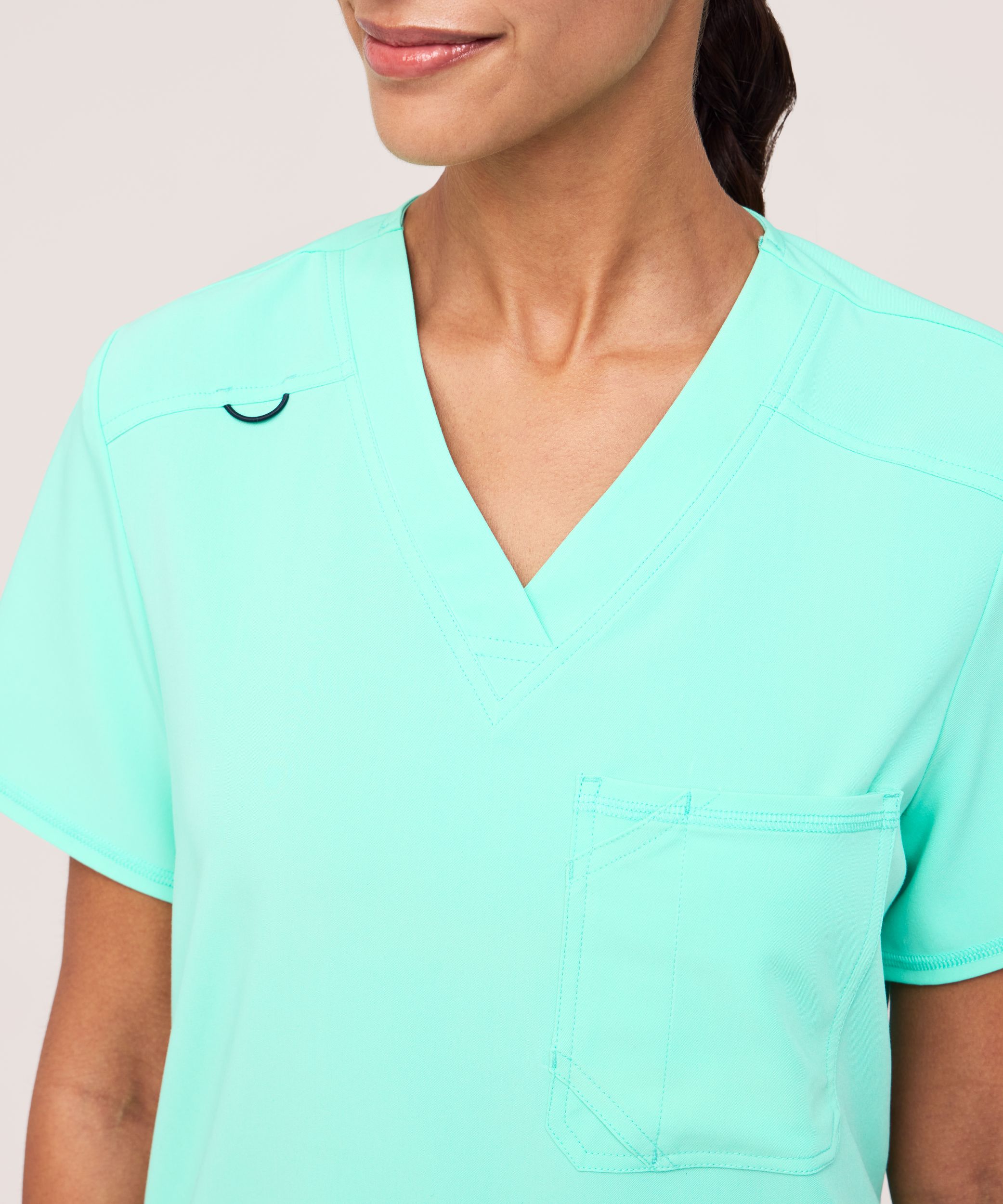Haut d'uniforme médical avec encolure en V pour femmes, Scrubletics Performance