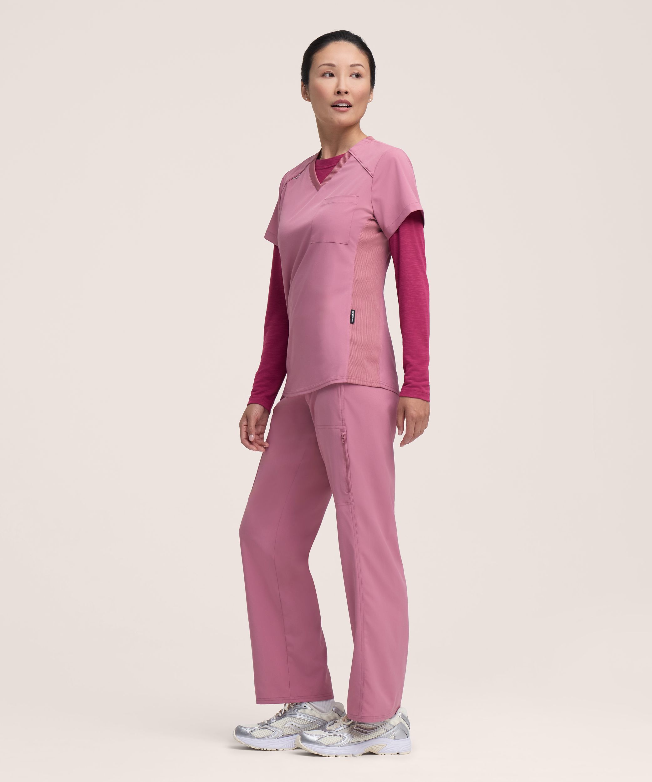 Haut d’uniforme médical à encolure en V et à poche de poitrine pour femmes, Scrubletics