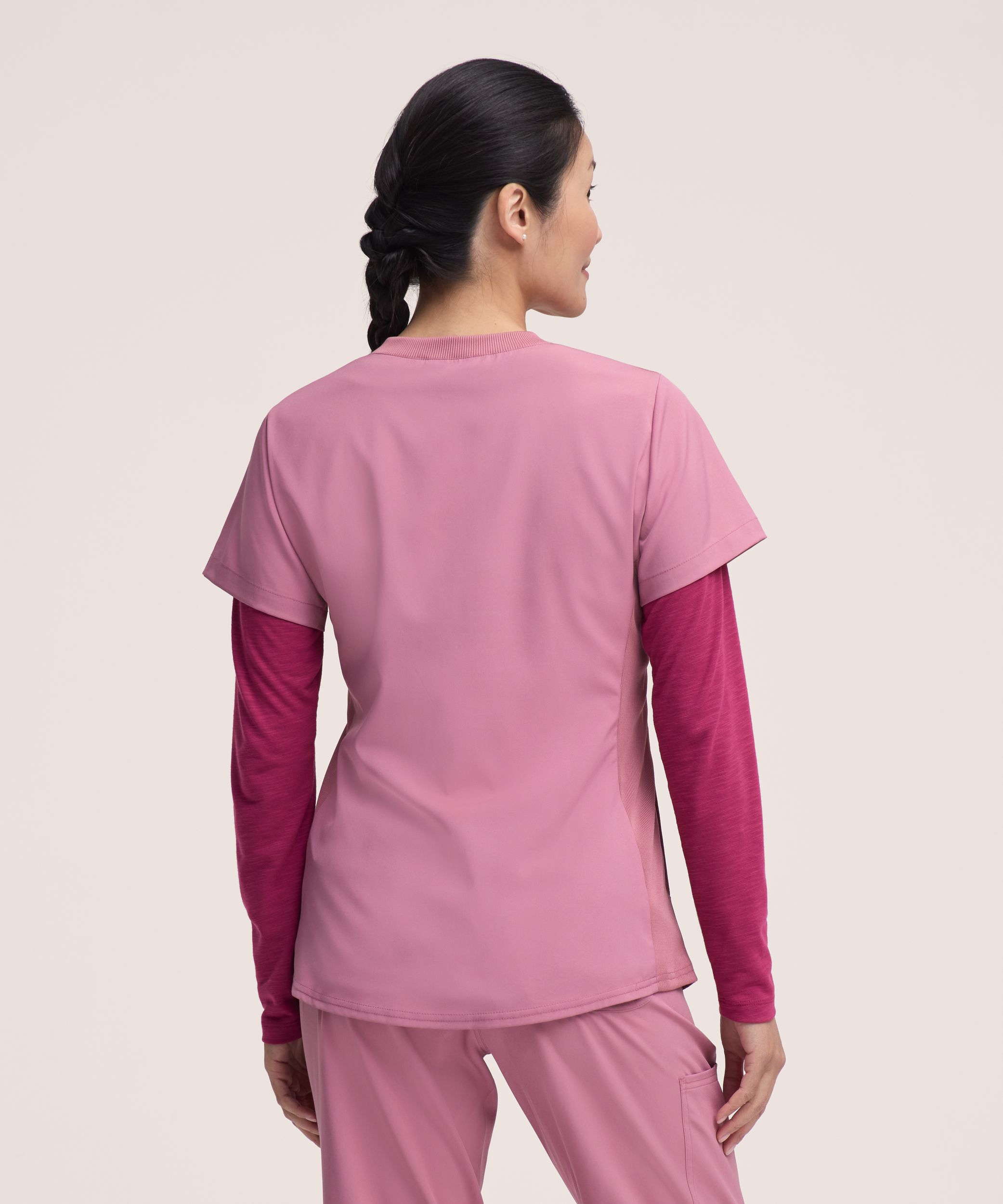 Haut d’uniforme médical à encolure en V et à poche de poitrine pour femmes, Scrubletics