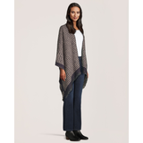Foulard de style ruana à motif pied-de-poule pour femmes, Denver Hayes Front_Three_Fourths_Angled_Right