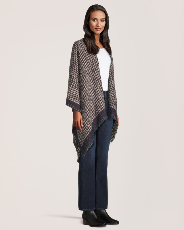 Foulard de style ruana à motif pied-de-poule pour femmes, Denver Hayes Front_Three_Fourths_Angled_Right