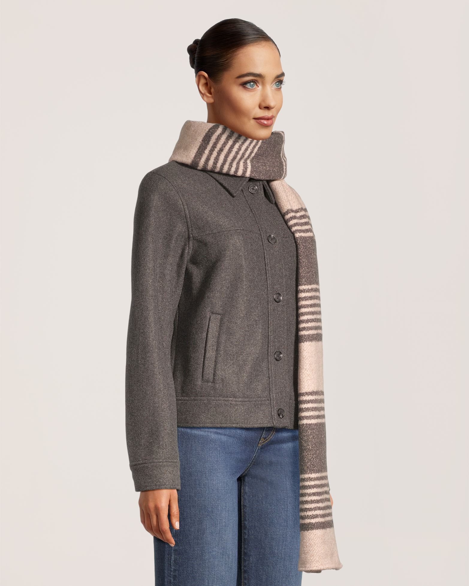 Foulard ultradoux d'épaisseur moyenne pour femmes, Denver Hayes Front_Angled_Right