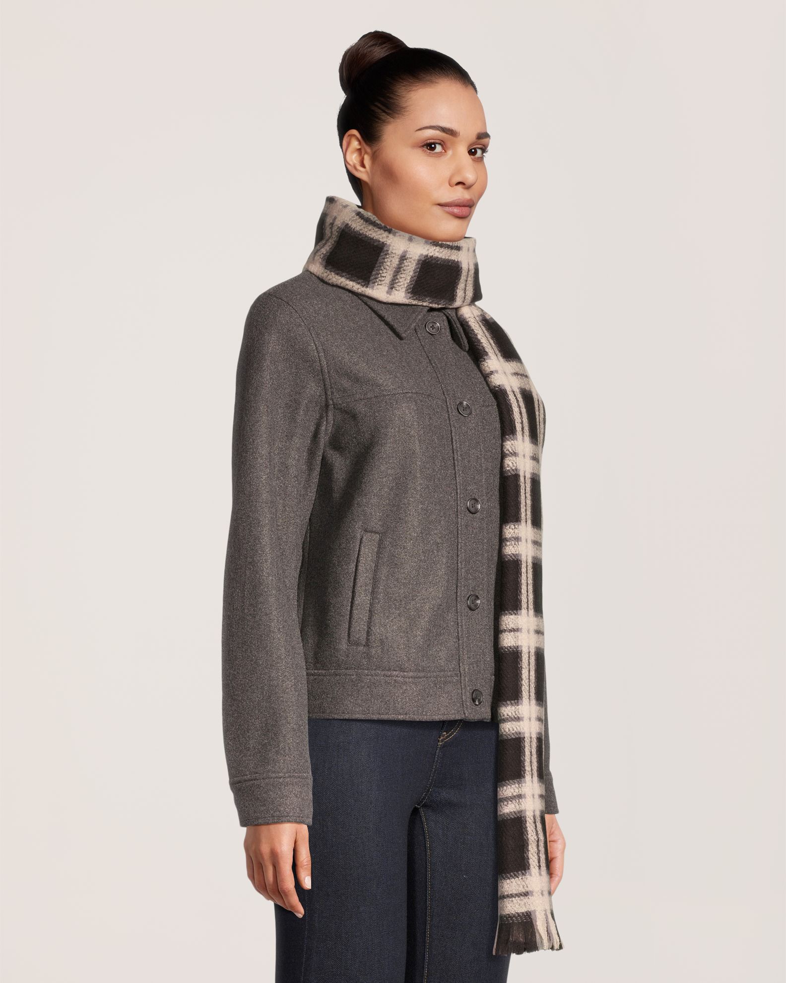 Foulard ultradoux d'épaisseur moyenne pour femmes, Denver Hayes Front_Angled_Right