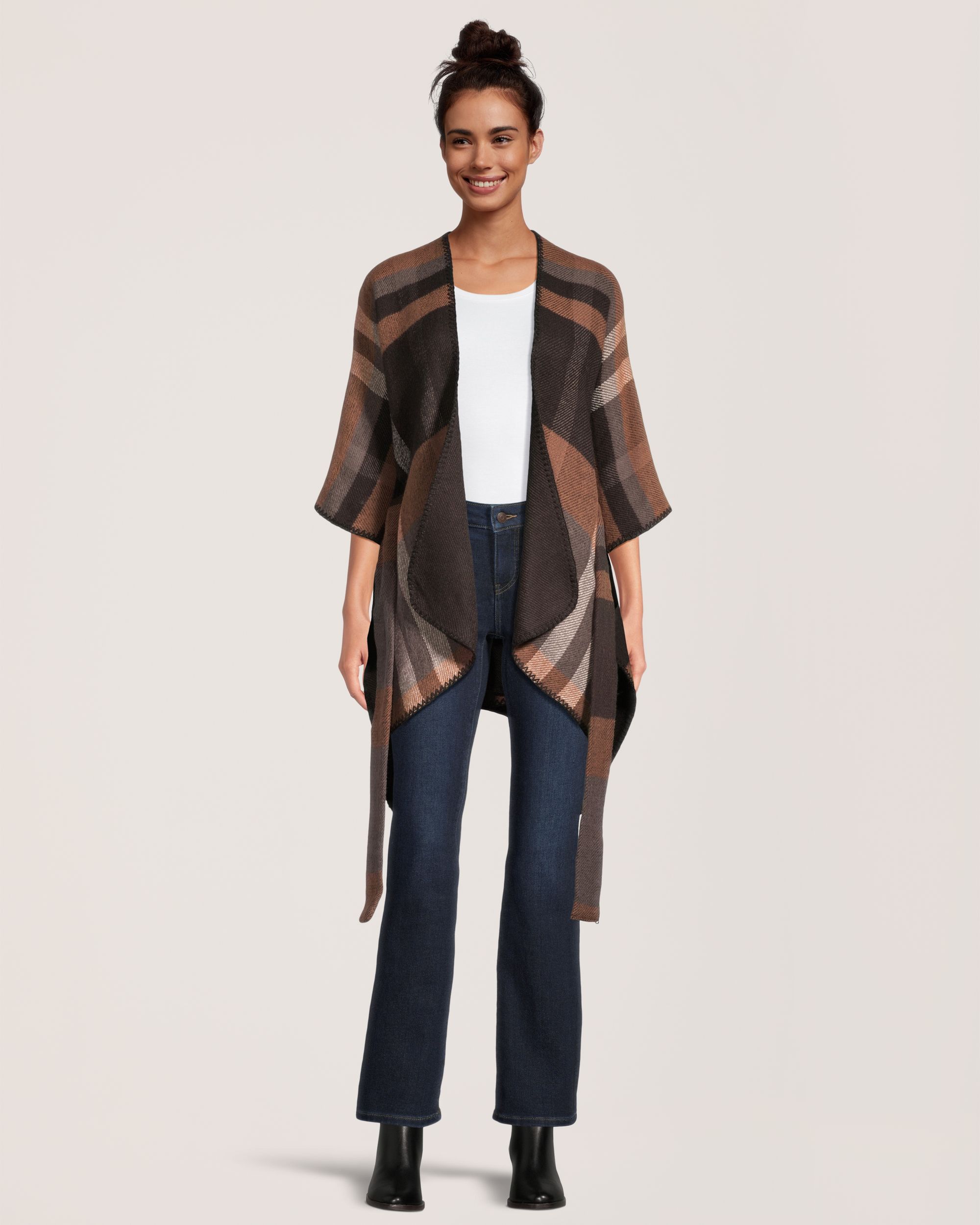 Châle de style ruana avec ceinture à nouer pour femmes, Denver Hayes Front_Flat