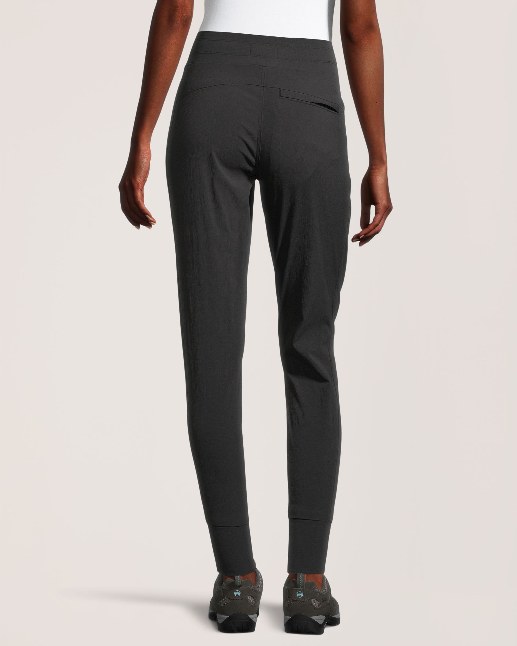 WindRiver  Women's Water Repellent Hyper-Dri 1 UV Protection Stretch Pull On Jogger Pants