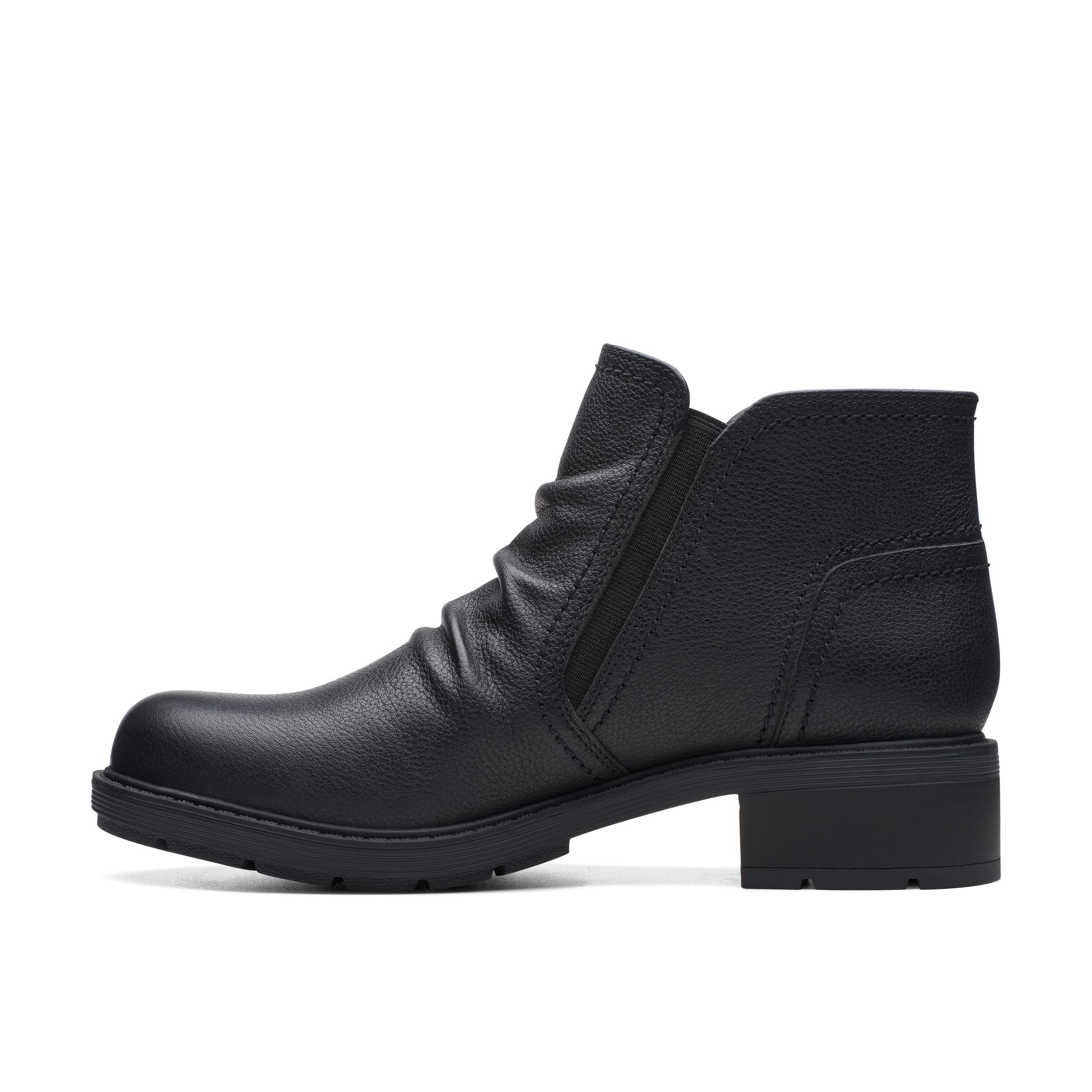 clarks women's dove roxana chukka boot