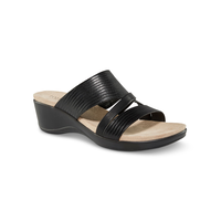 Denver Hayes Women's Nadine Sandal Front_Three_Fourths_Angled_Right