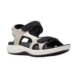 Sandales à trois sangles pour femmes, Mira Bay, Clarks Front_Three_Fourths_Angled_Right