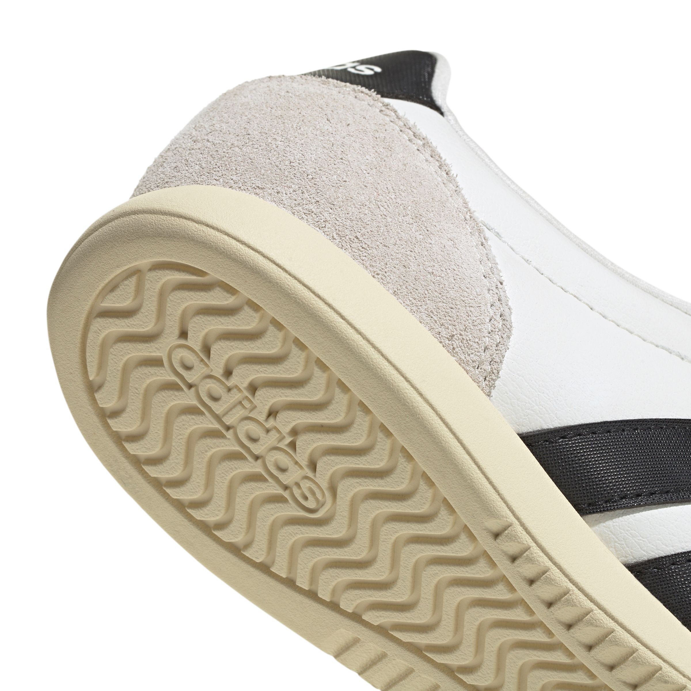adidas Women's Barreda Lo Sneakers