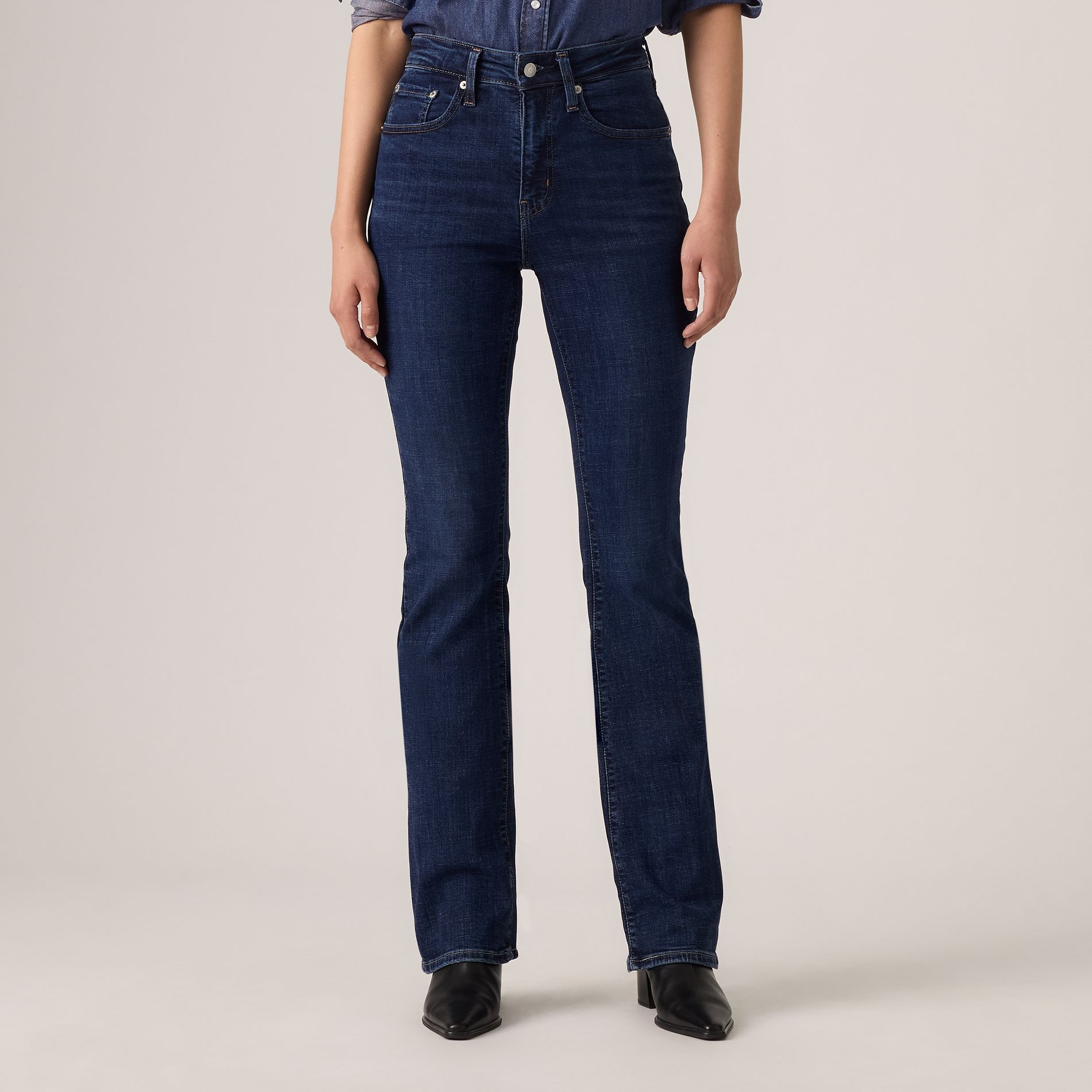 Levi's Women's 725 High Rise Bootcut Jeans