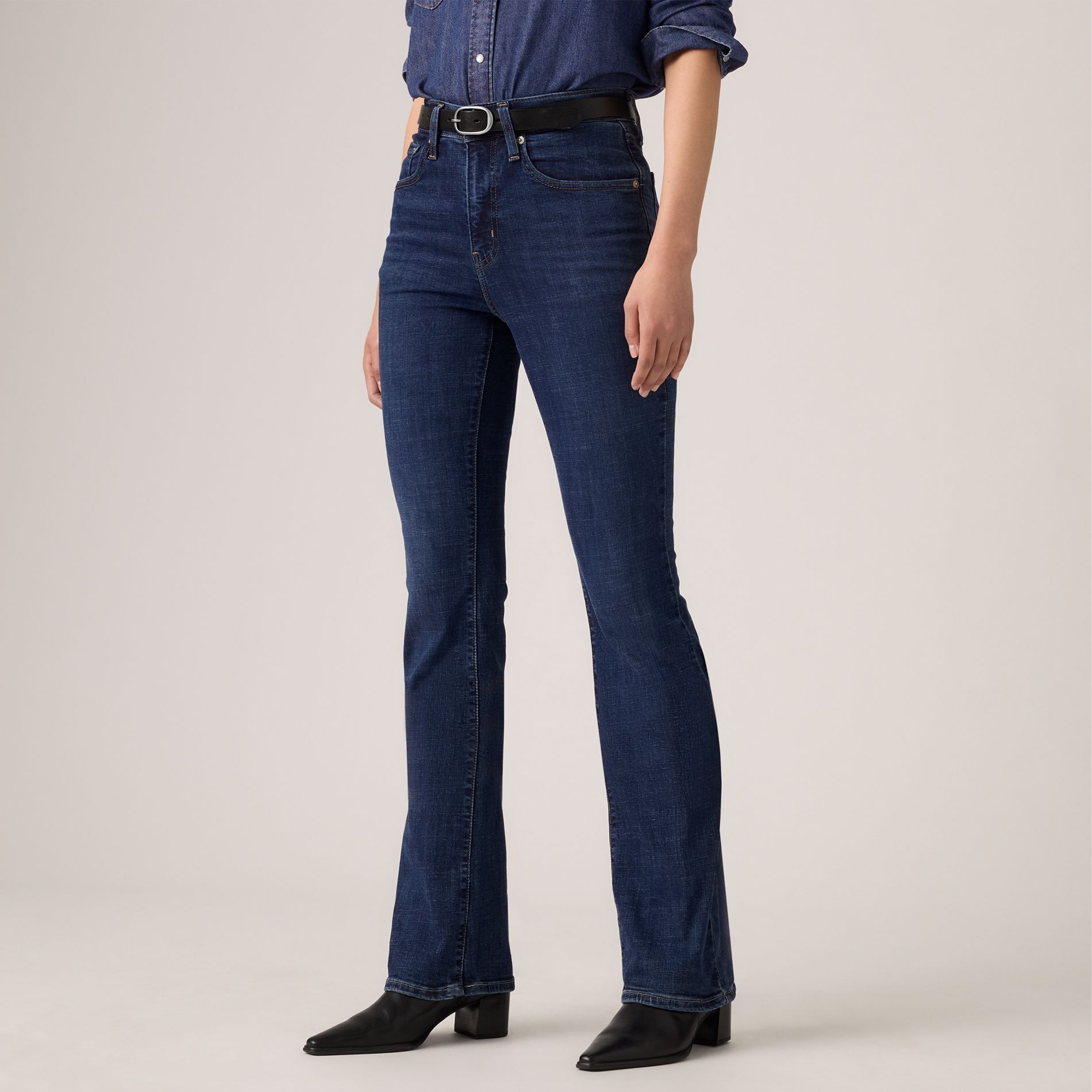 Levi's Women's 725 High Rise Bootcut Jeans