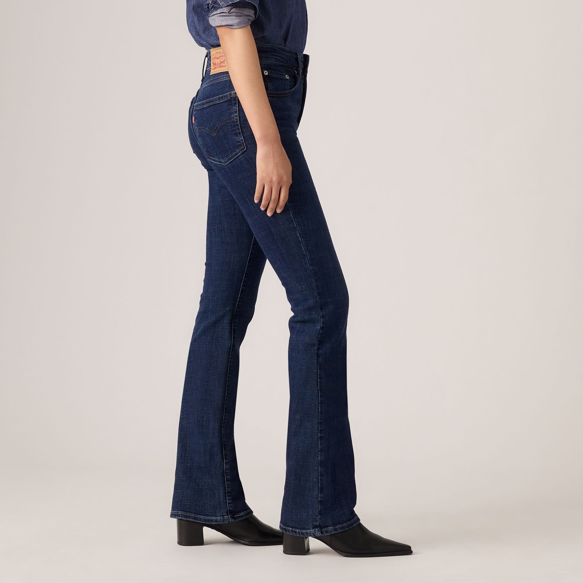 Levi's Women's 725 High Rise Bootcut Jeans