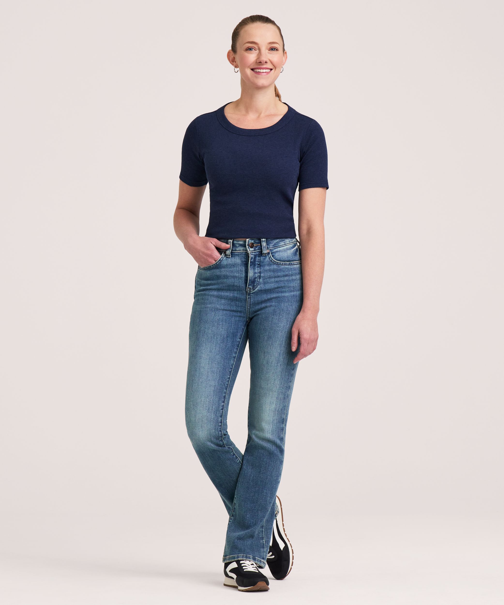 Jean étroit semi-évasé Denver Hayes à taille haute pour femmes