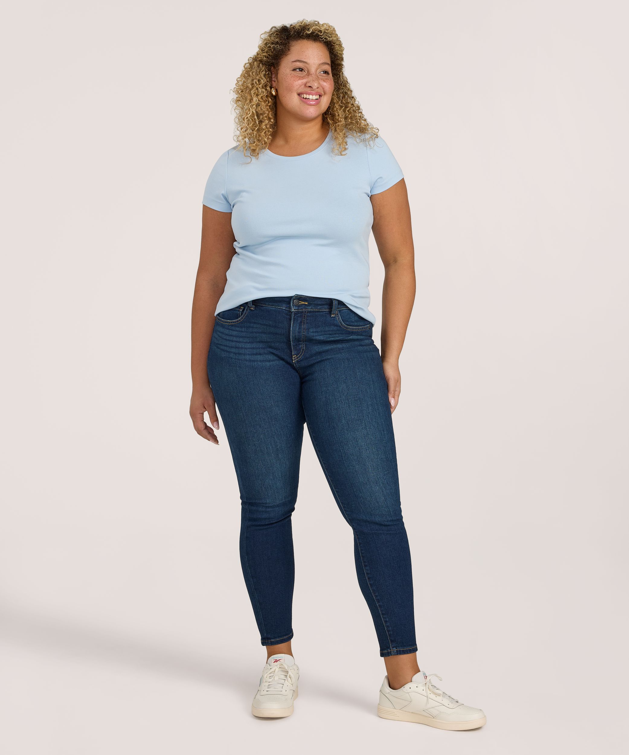 Jean moulant Denver Hayes épousant les courbes et à taille mi-basse pour femmes