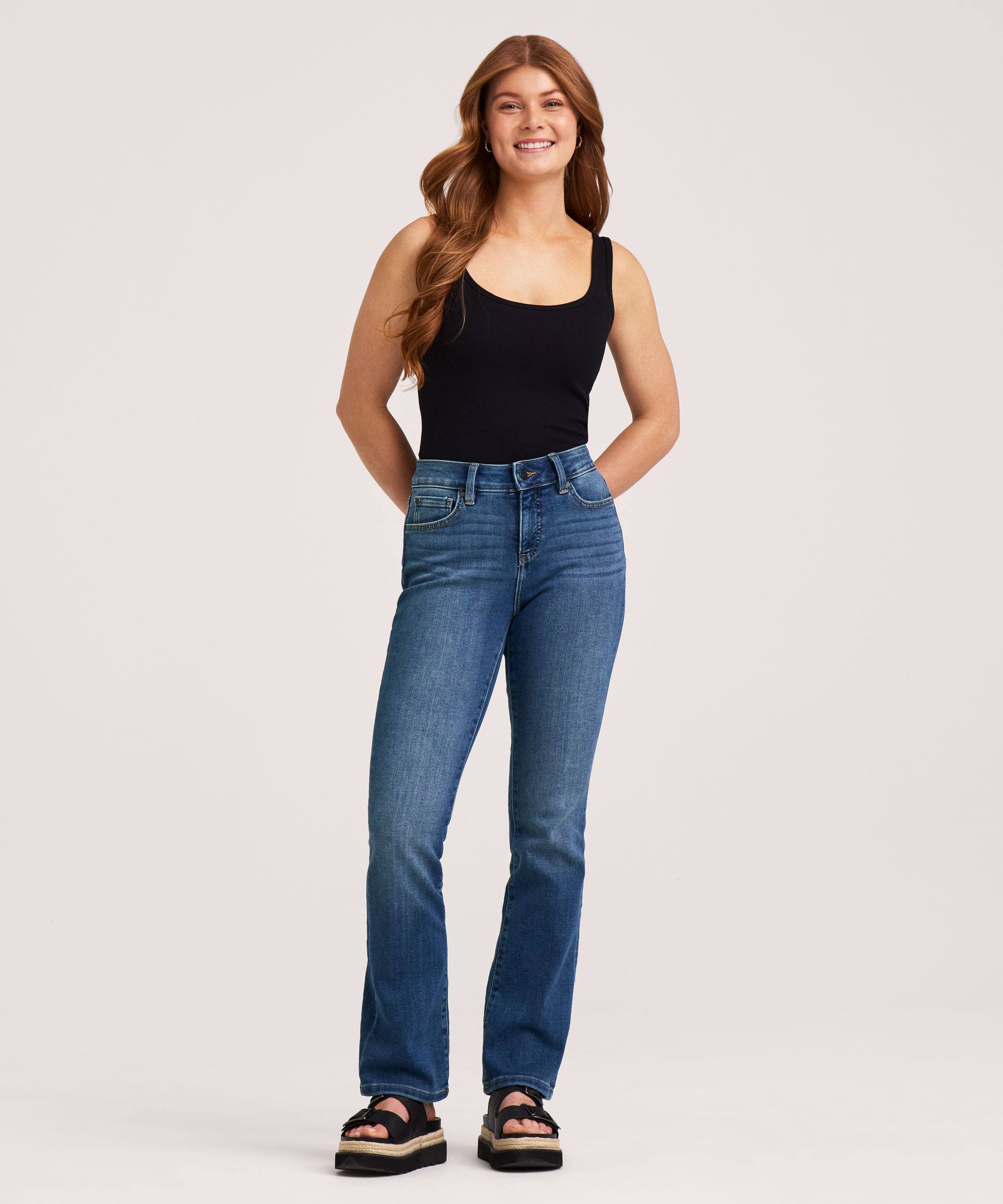 Jean semi-évasé Denver Hayes à taille mi-basse épousant les courbes pour femmes