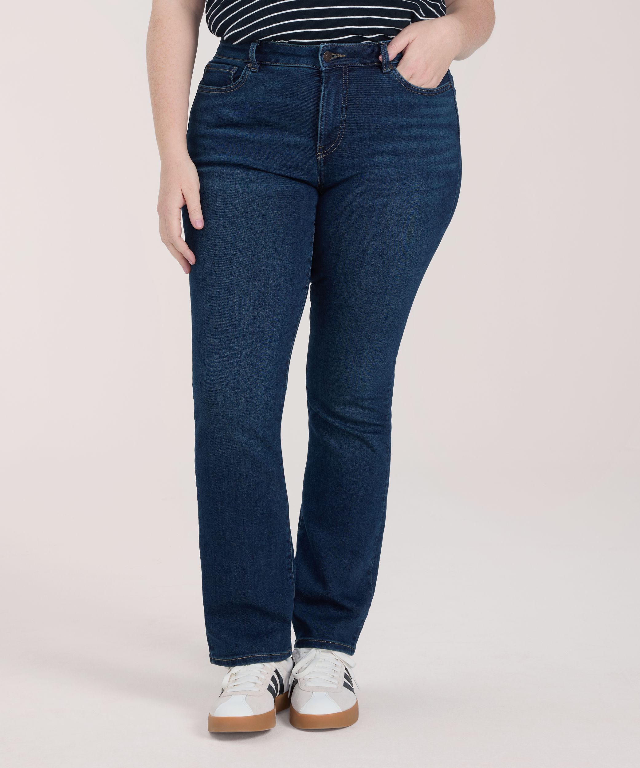 Jean semi-évasé Denver Hayes à taille mi-basse épousant les courbes pour femmes