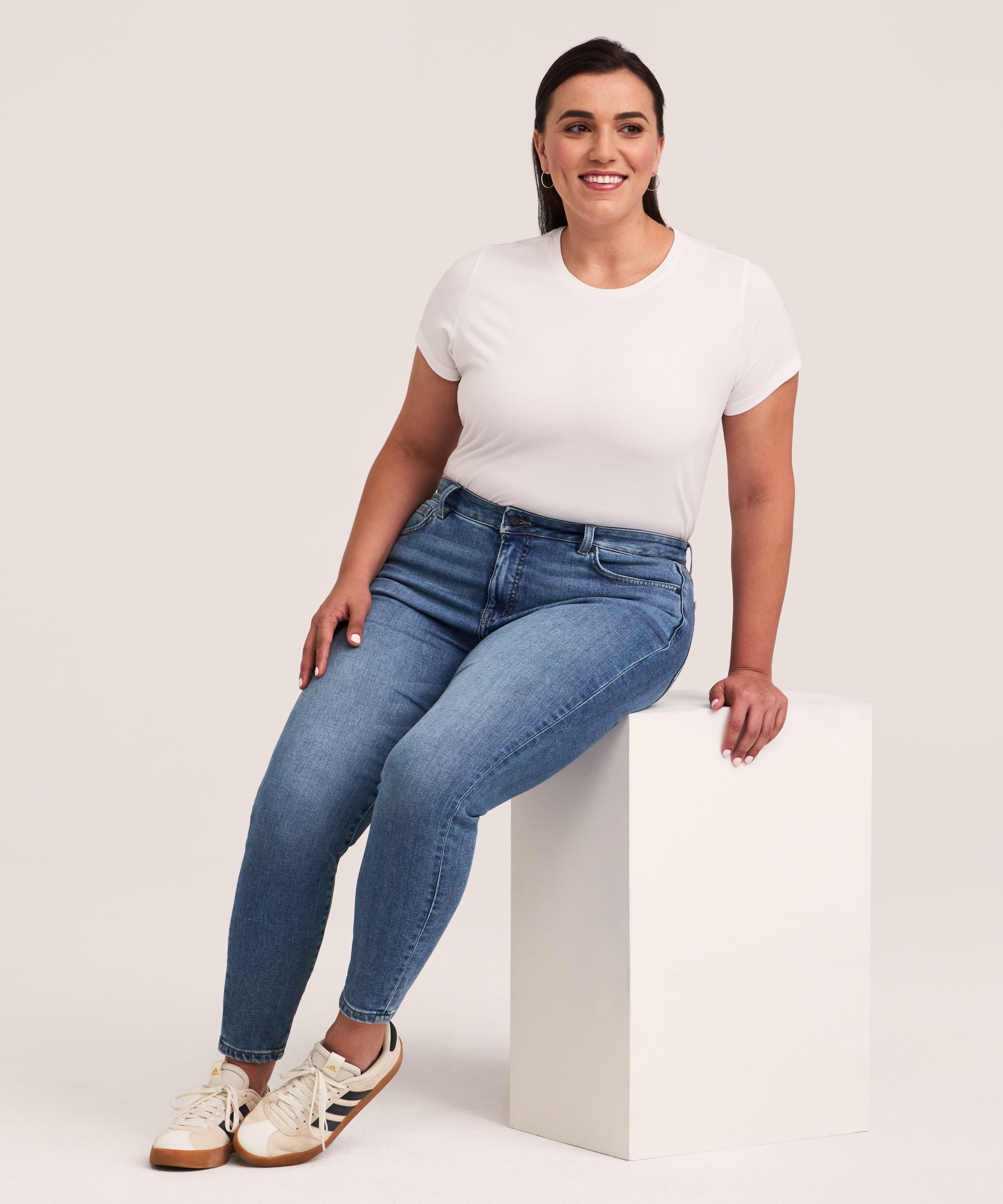 Denver Hayes Women's Curvy Fit Mid Rise Skinny Ankle Jeans