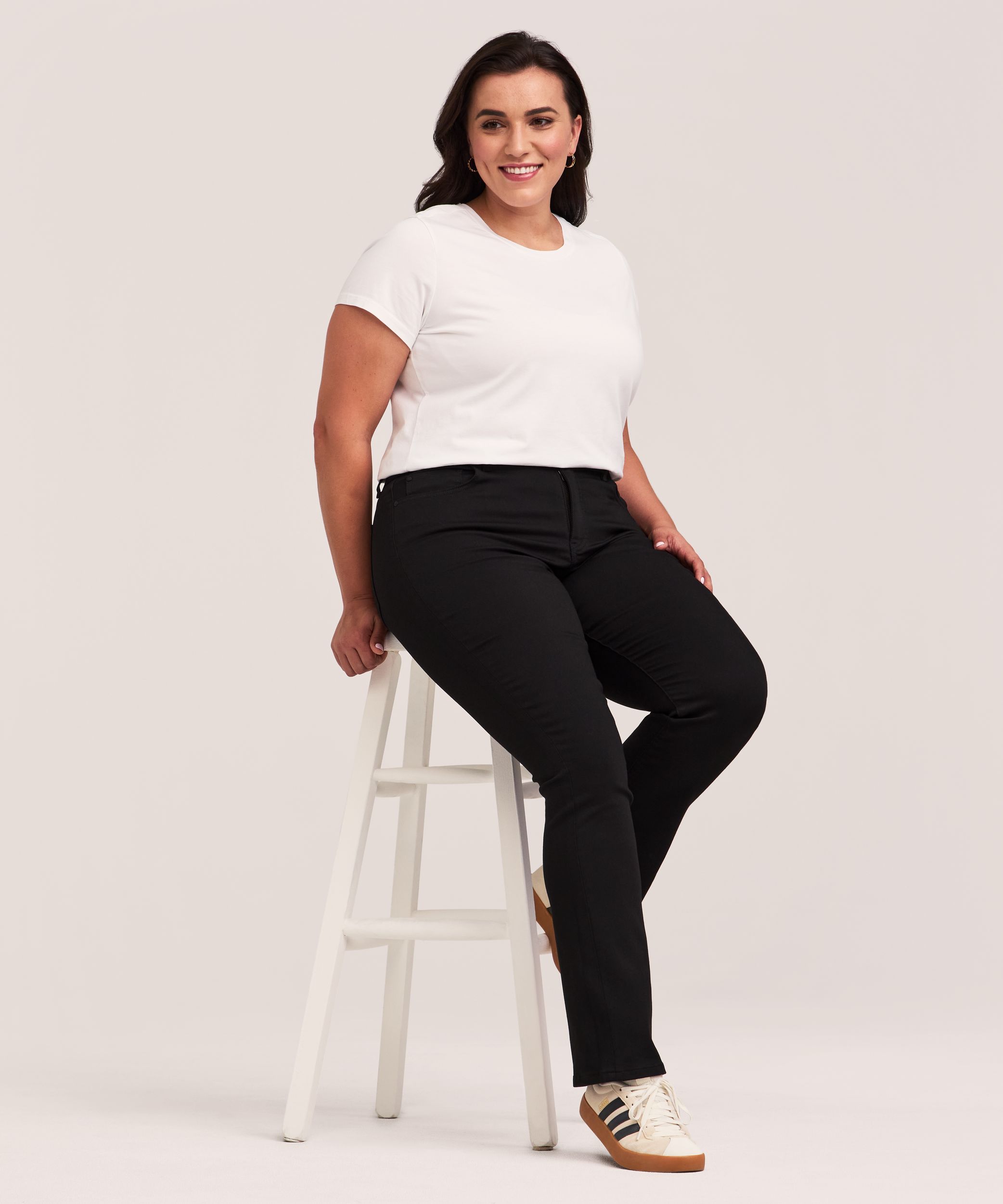 Denver Hayes Women's Curvy Fit Mid Rise Bootcut Jeans