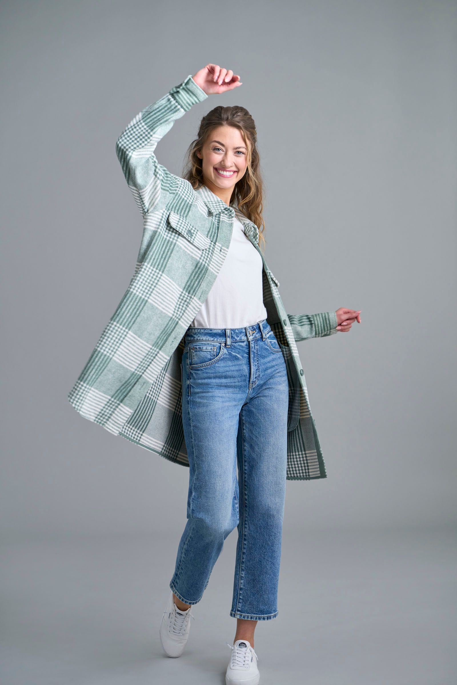 Denver Hayes Women's High Rise Straight Leg Crop Jeans