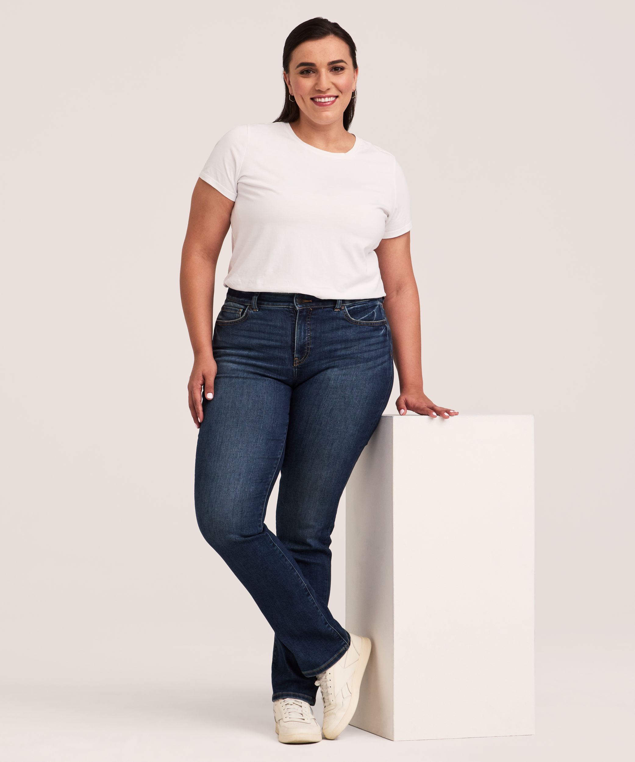 Denver Hayes Women's Curvy Fit Mid Rise Straight Jeans