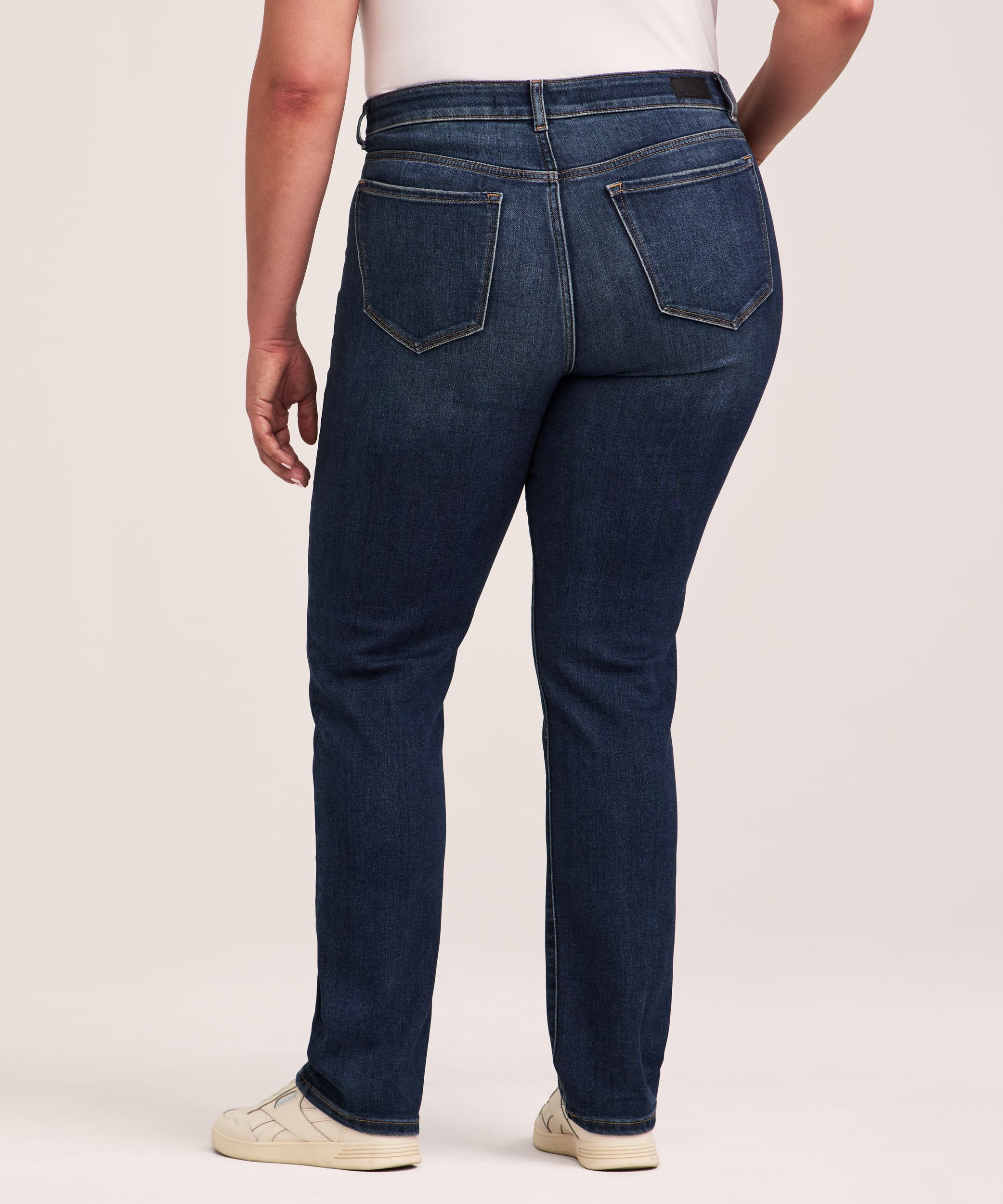 Denver Hayes Women's Curvy Fit Mid Rise Straight Jeans