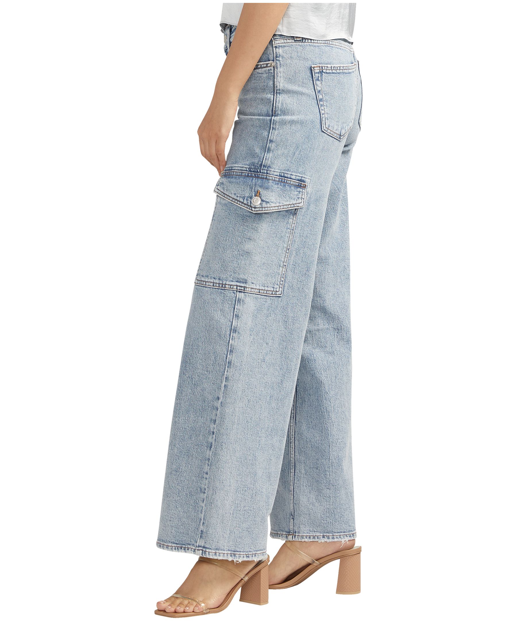 Silver Women's Suki Mid Rise Curvy Fit Wide Leg Jeans