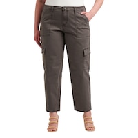 Silver Women's Suki Curvy Straight Pants Front_Flat