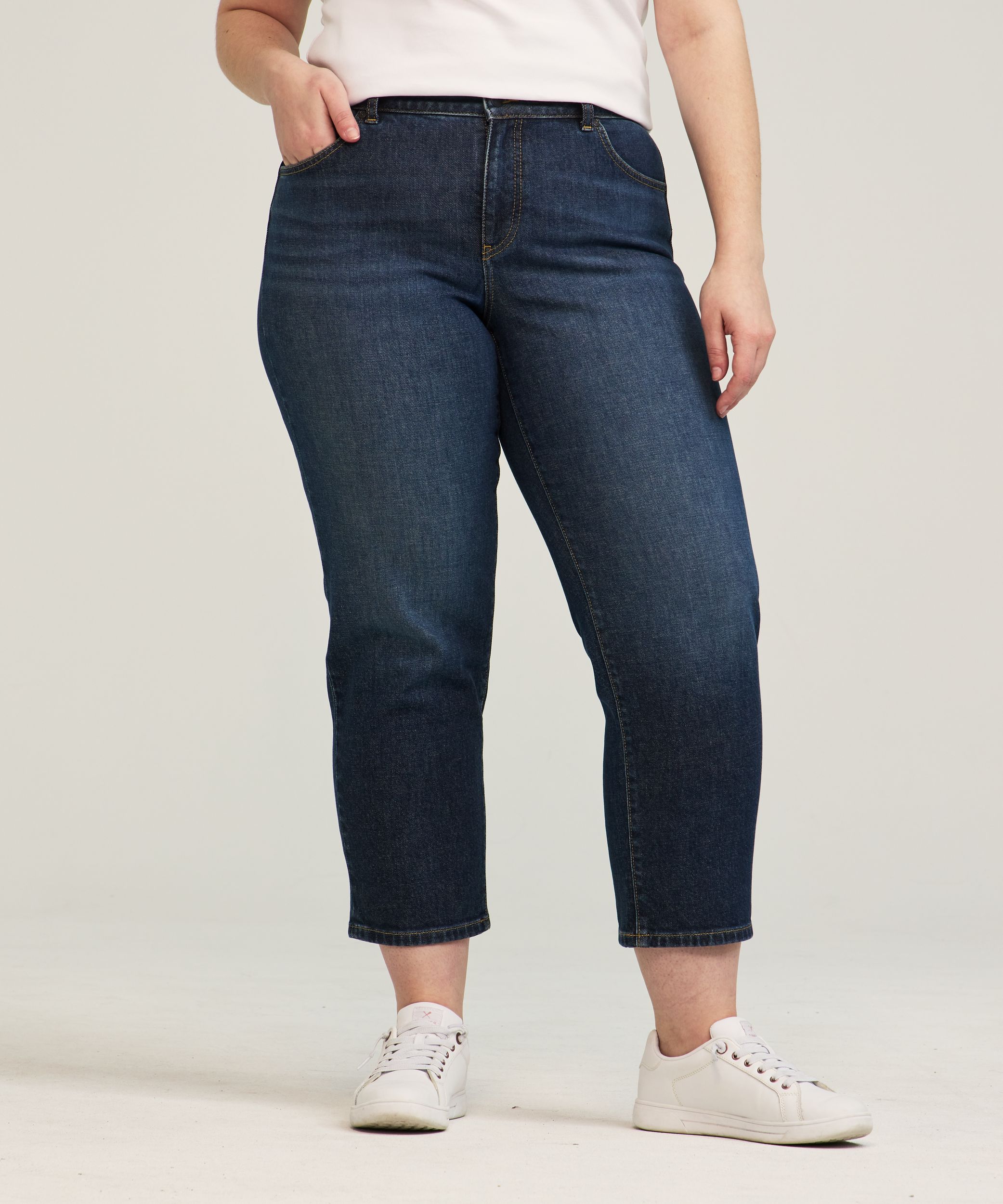 Denver Hayes Women's Curvy Straight Leg Crop Jeans