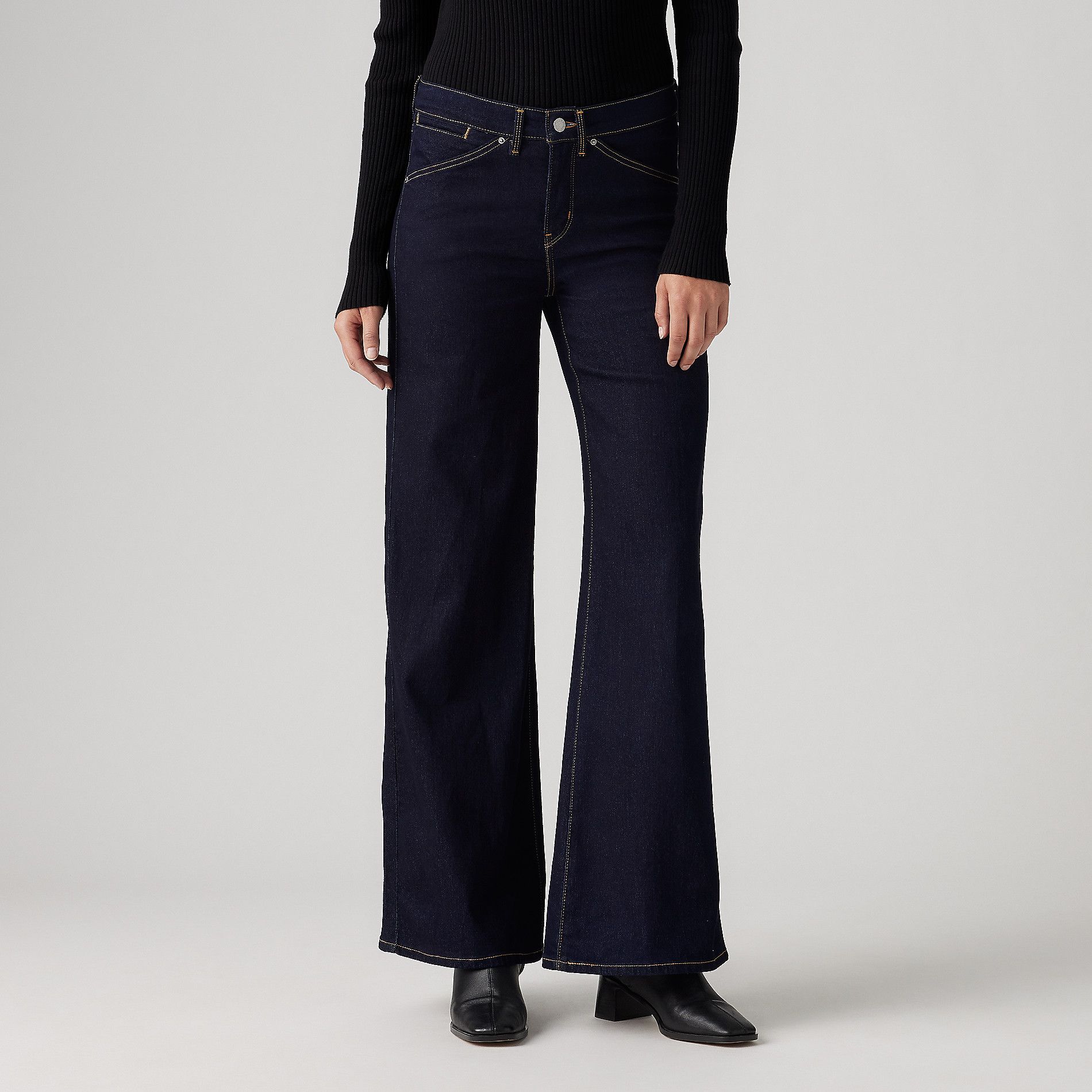 Levi's Women's 318 Shaping Wide Leg Jeans