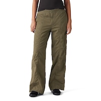Levi's Women's Baggy Parachute Pants Front_Flat