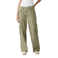 Levi's Women's Superlow Loose Cargo Pants Front_Flat