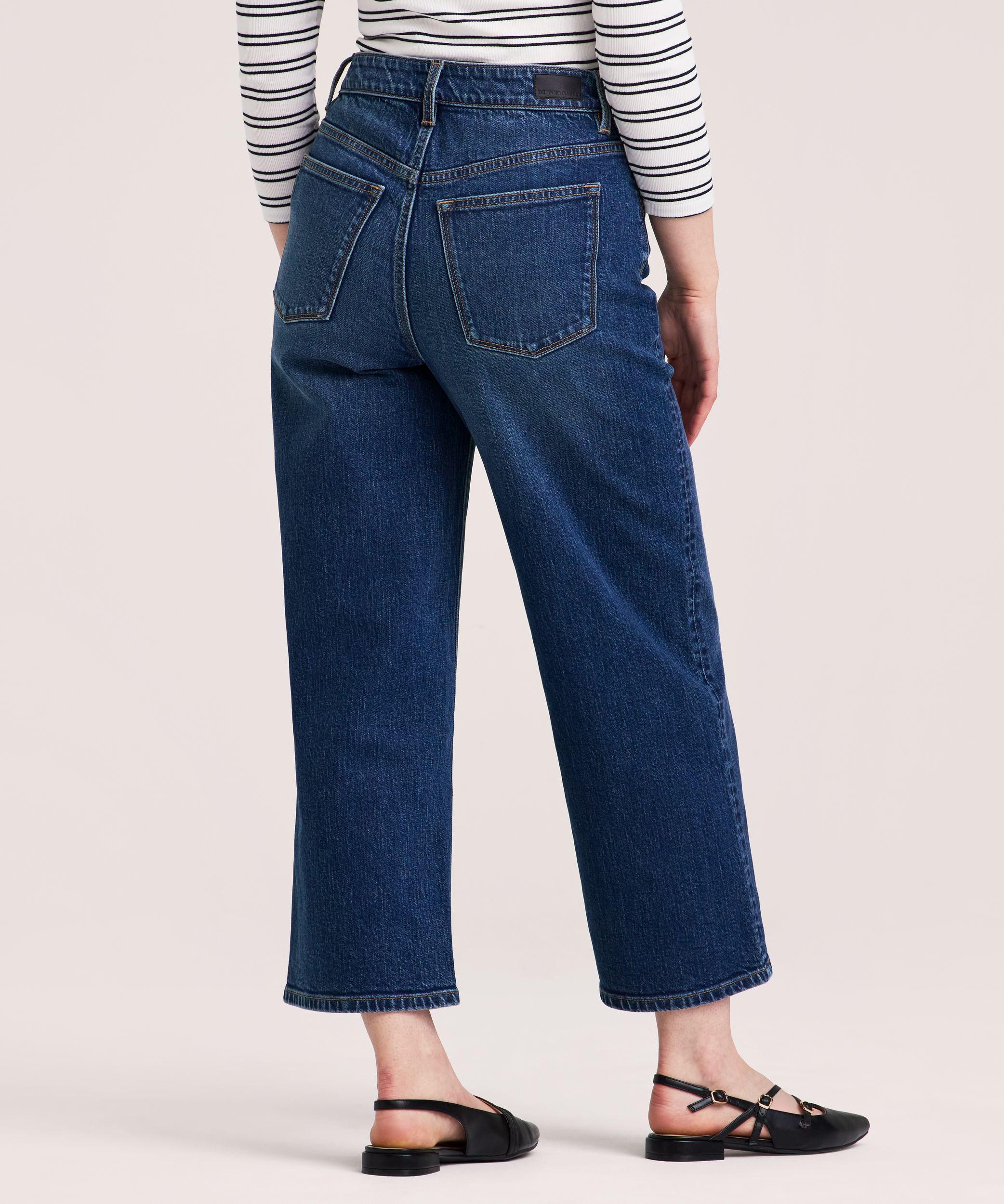 Denver Hayes Women's Medium Rise Loose Straight Crop Jean