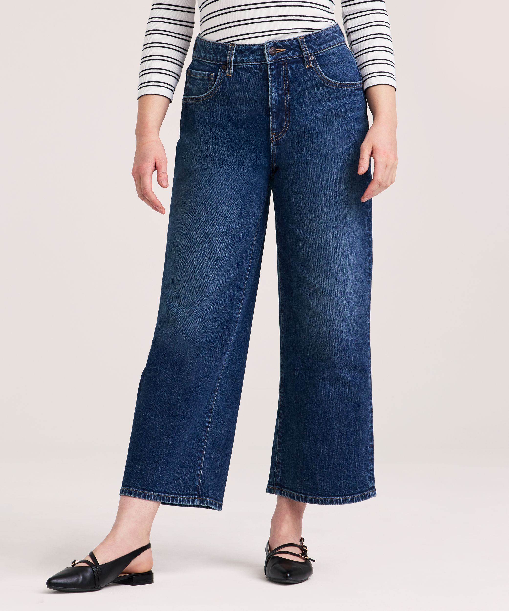 Denver Hayes Women's Medium Rise Loose Straight Crop Jean