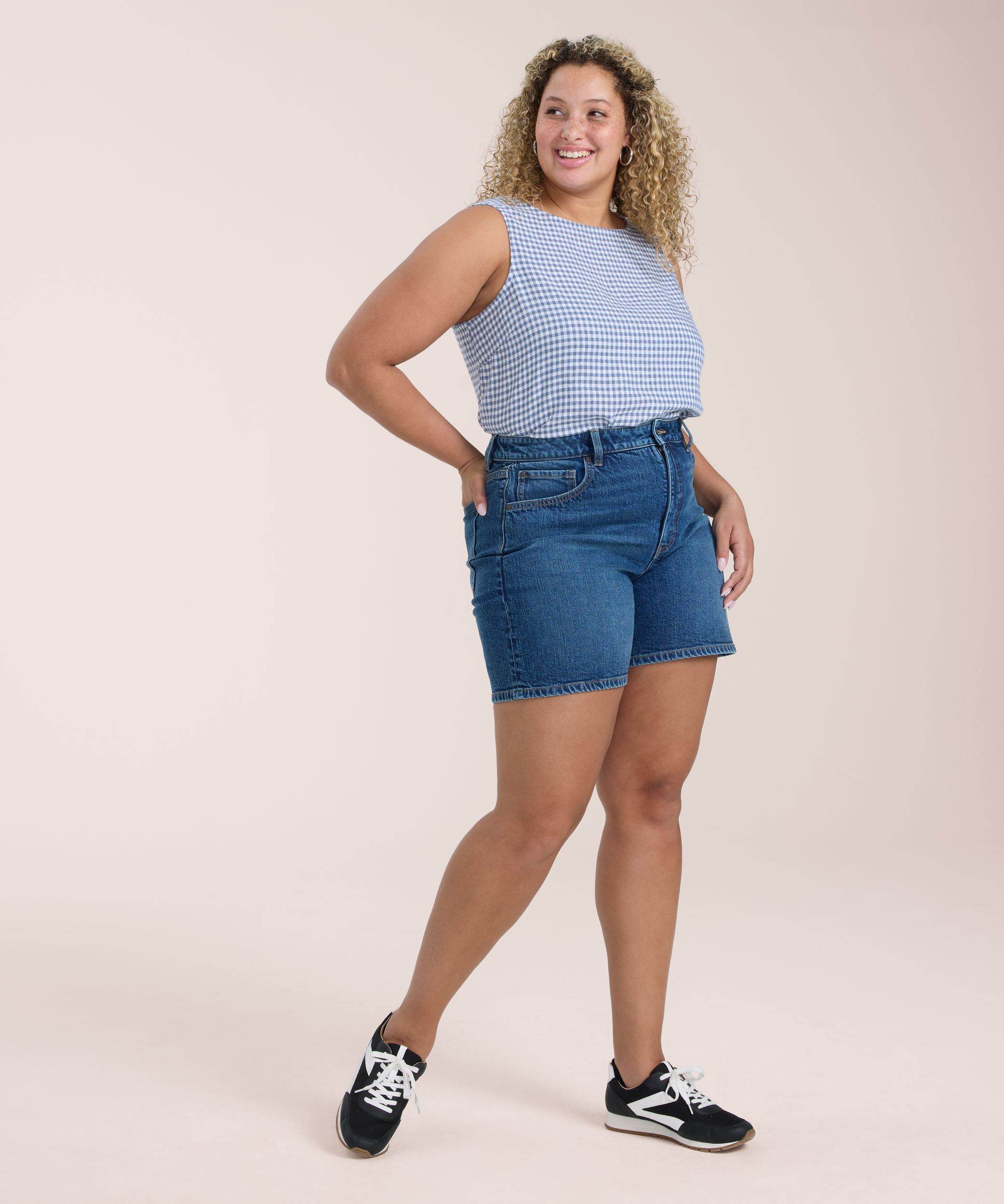 Denver Hayes Women's Medium Rise Loose Shorts