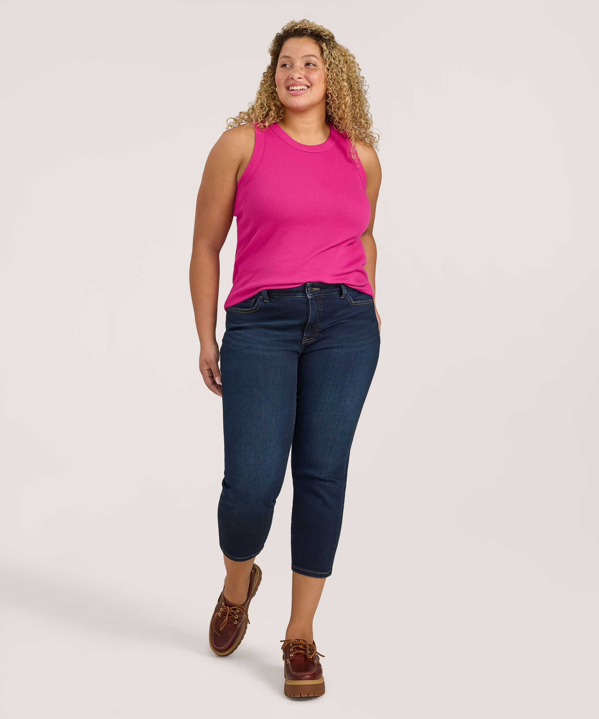 Jean court à jambe étroite qui épouse les courbes pour femmes, Denver Hayes