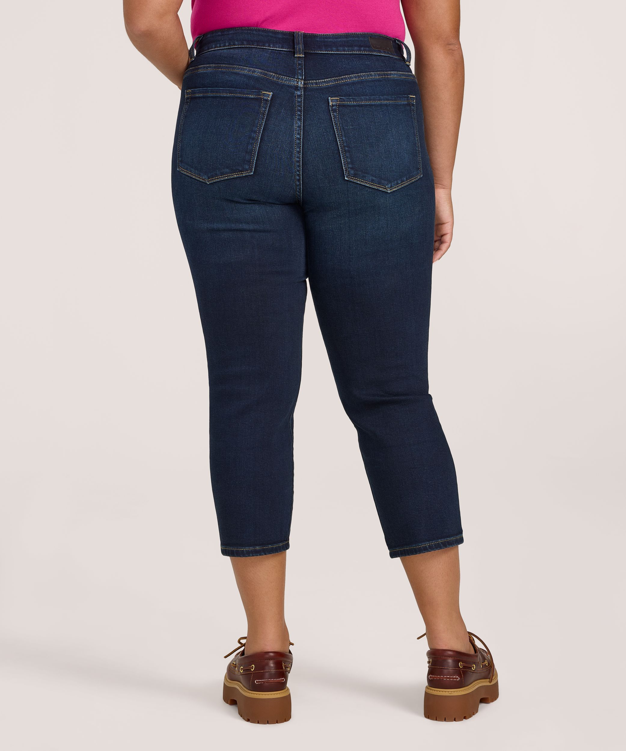 Jean court à jambe étroite qui épouse les courbes pour femmes, Denver Hayes